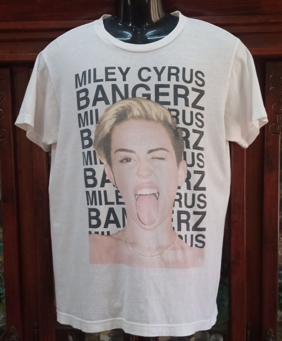 Band Tees Miley Cyrus Bangerz Tour 2014 T-shirt Size US M / EU 48-50 / 2 - 1 Thumbnail