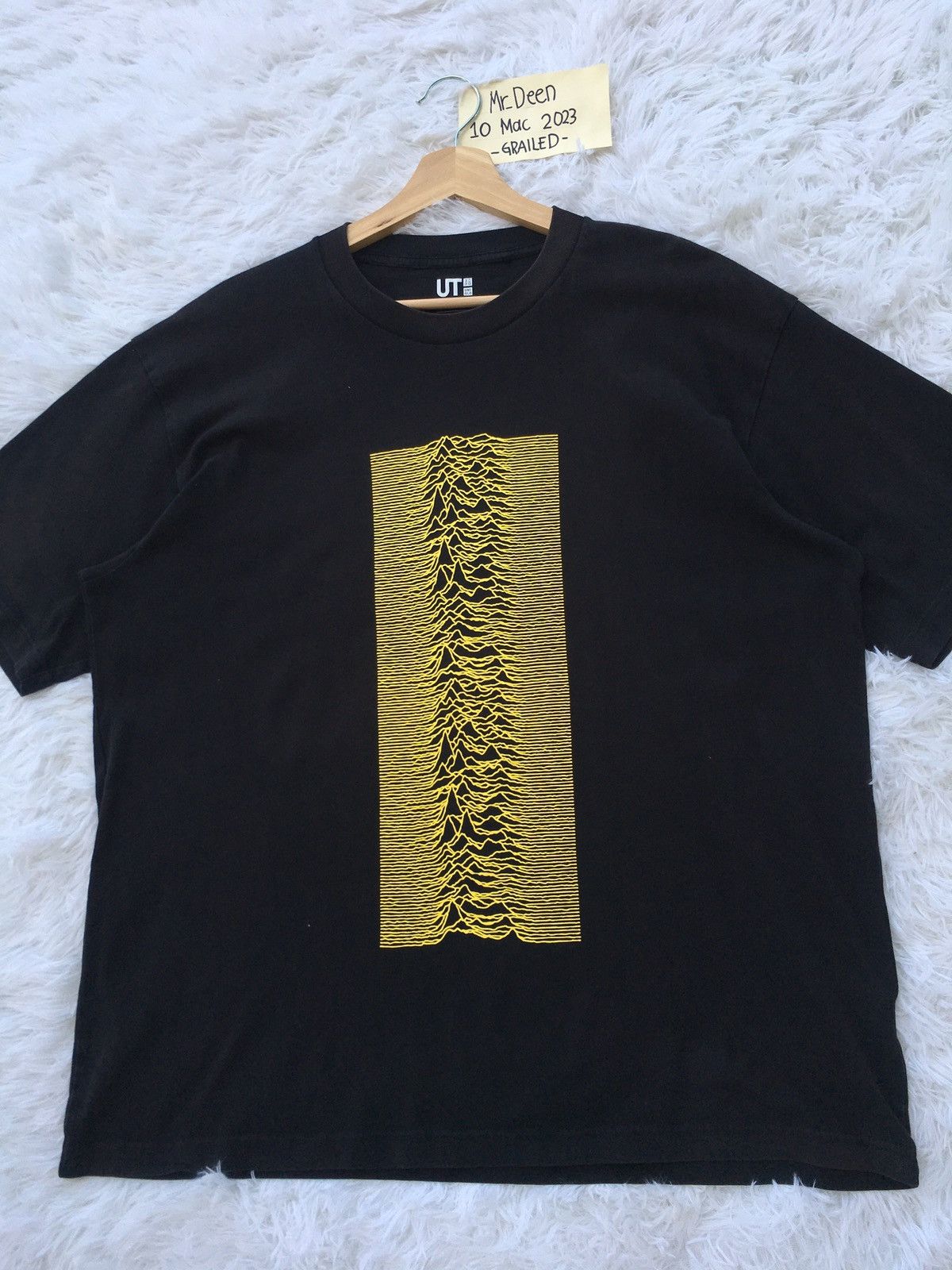 Band Tees Rare Uniqlo UT x Peter Saville Joy Division Graphic Tshirt Size US XL / EU 56 / 4 - 4 Thumbnail