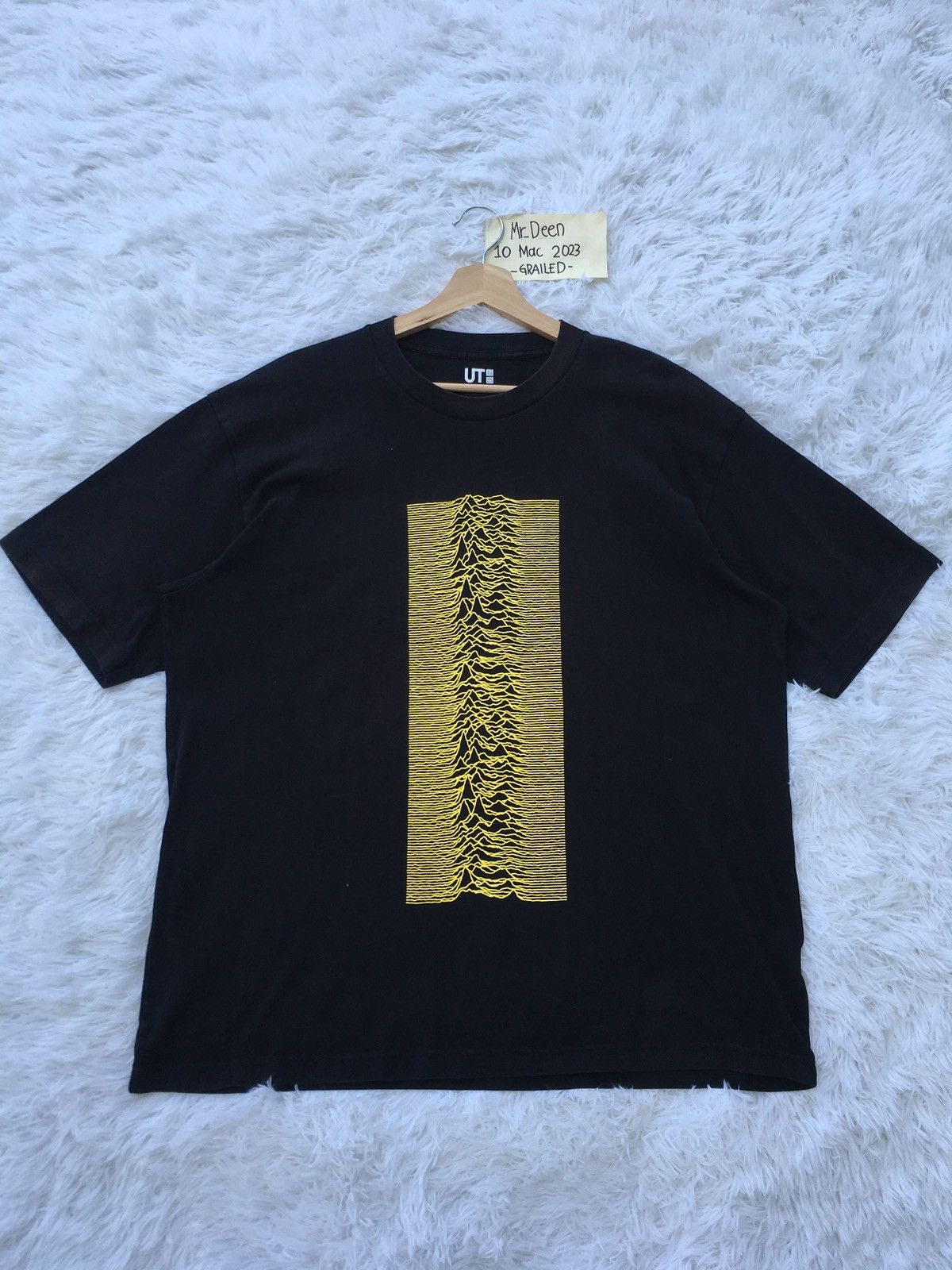 Band Tees Rare Uniqlo UT x Peter Saville Joy Division Graphic Tshirt Size US XL / EU 56 / 4 - 1 Thumbnail