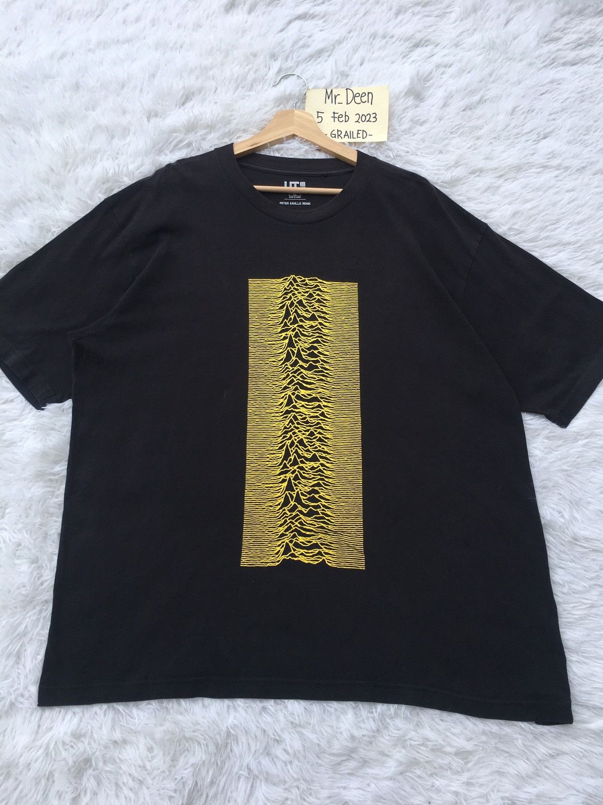Band Tees Rare Uniqlo UT x Peter Saville Graphic Joy Divison Tshirt Size US XL / EU 56 / 4 - 2 Thumbnail