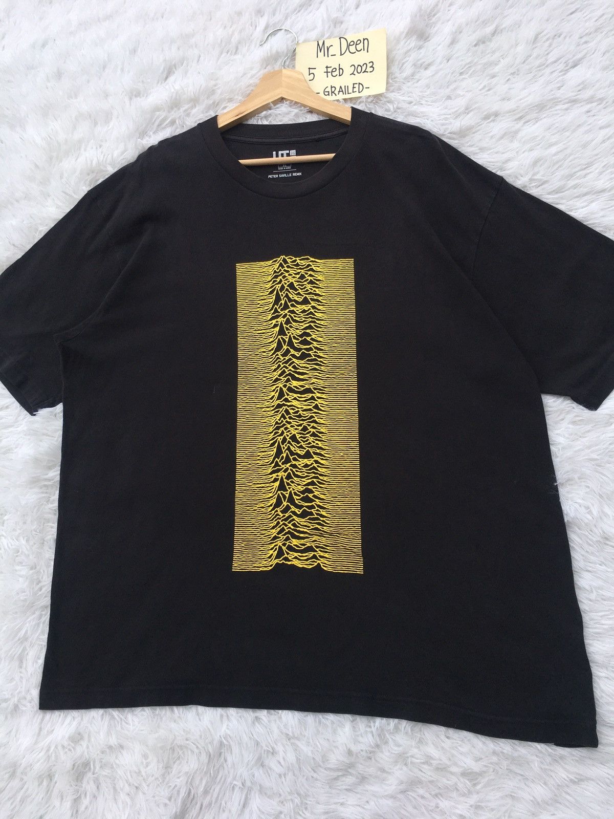 Band Tees Rare Uniqlo UT x Peter Saville Graphic Joy Divison Tshirt Size US XL / EU 56 / 4 - 4 Thumbnail