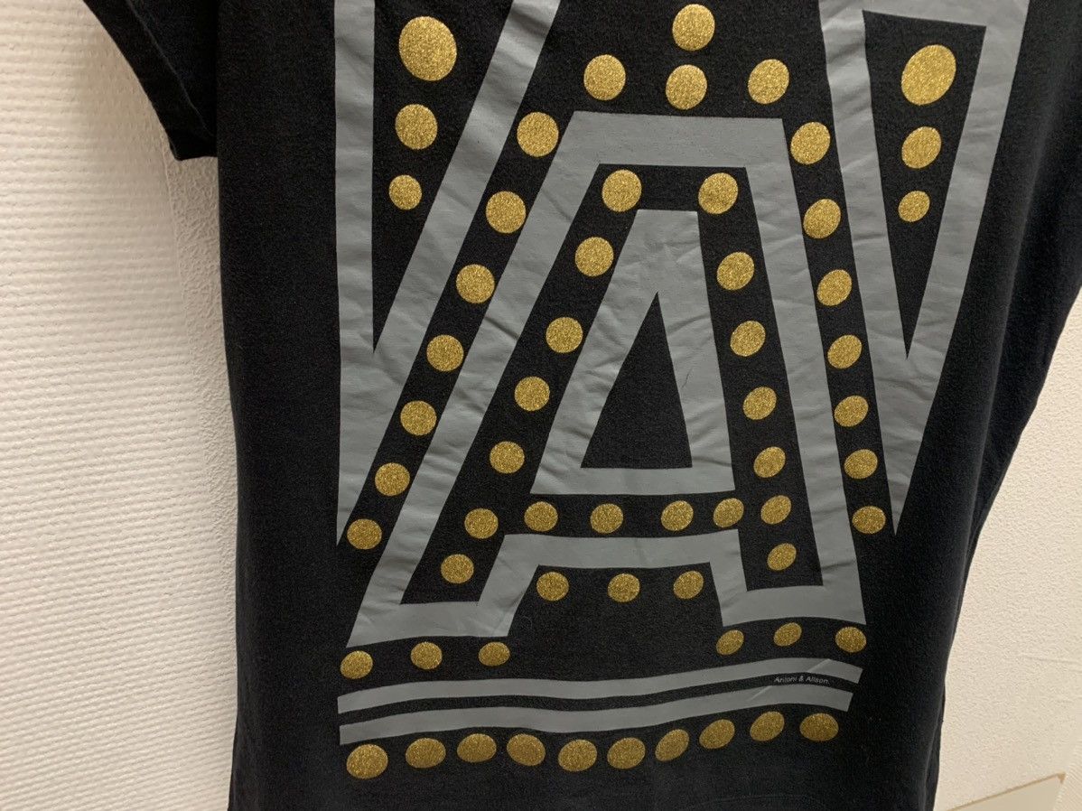Uniqlo Uniqlo Antoni & Alison big logo t-shirt L size Size US L / EU 52-54 / 3 - 2 Thumbnail