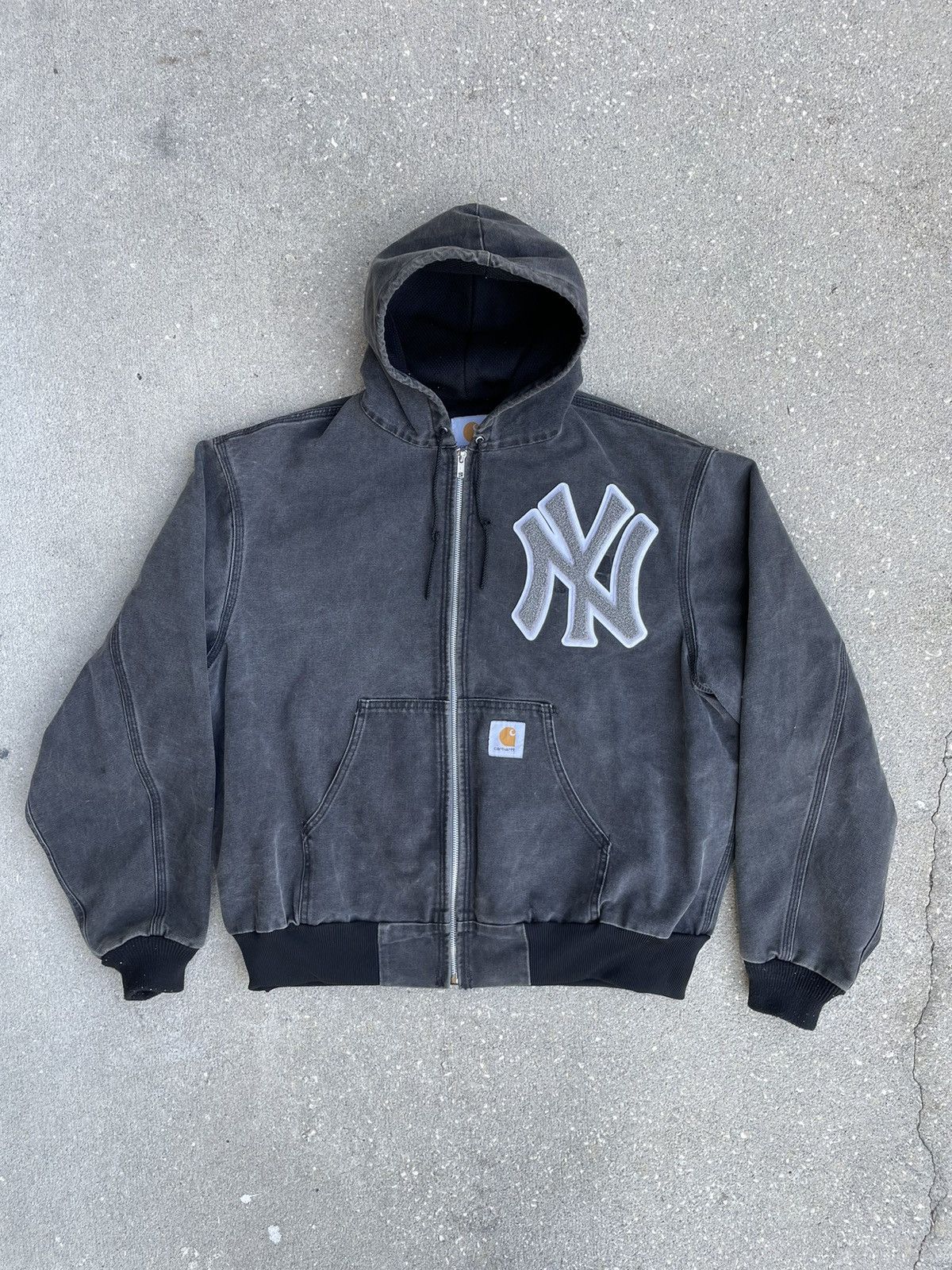 RARE VINTAGE NY Yankees x Carhartt Hooded Jacket