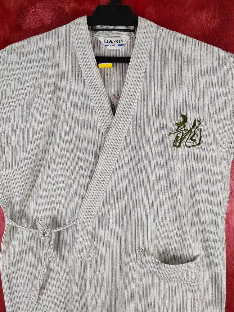 Japanese Brand Japanese Brand White/Black Dragon Kimono #S686 Size US S / EU 44-46 / 1 - 13 Thumbnail
