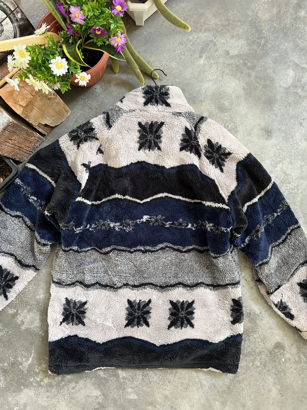 Japanese Brand × Vintage Vintage 🏴‍☠️ Deep Pile Printed Fleece Quilted Jacket Size US L / EU 52-54 / 3 - 6 Thumbnail