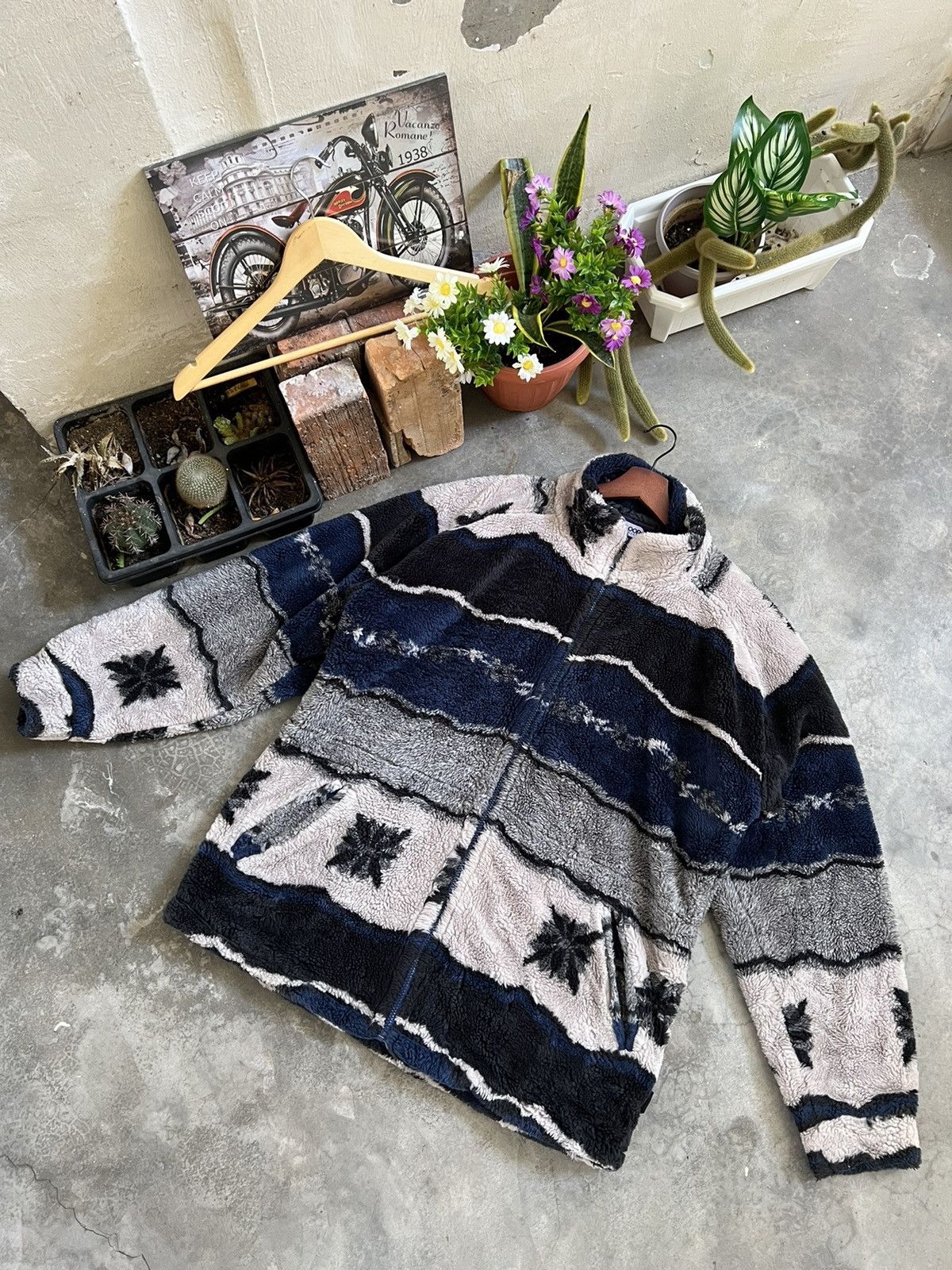 Japanese Brand × Vintage Vintage 🏴‍☠️ Deep Pile Printed Fleece Quilted Jacket Size US L / EU 52-54 / 3 - 4 Thumbnail