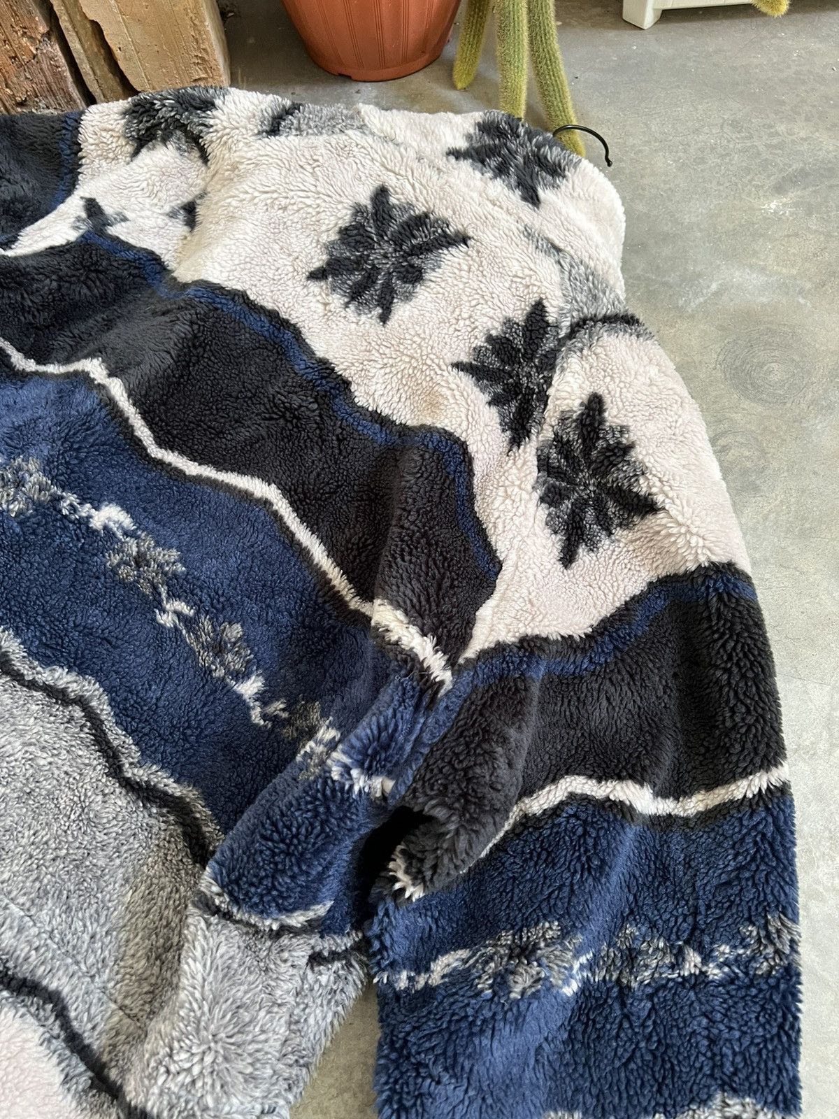 Japanese Brand × Vintage Vintage 🏴‍☠️ Deep Pile Printed Fleece Quilted Jacket Size US L / EU 52-54 / 3 - 17 Thumbnail