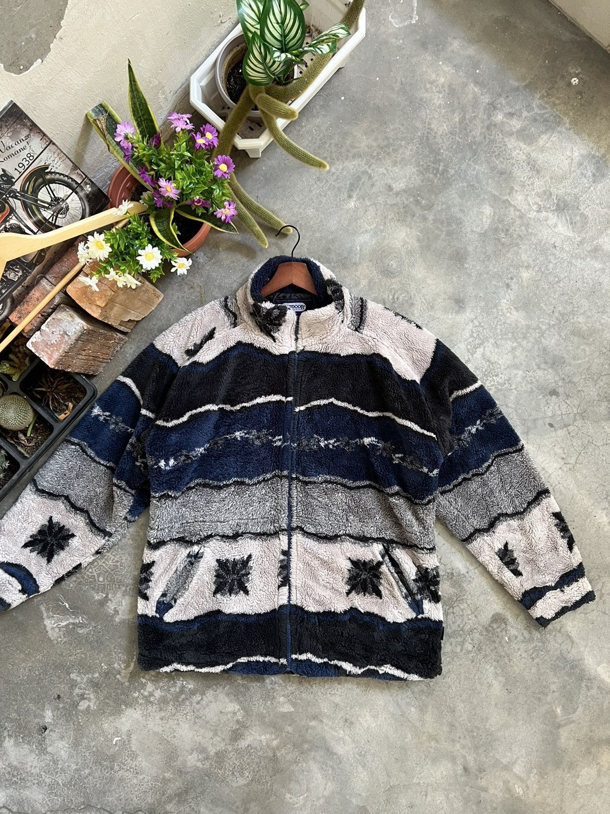 Japanese Brand × Vintage Vintage 🏴‍☠️ Deep Pile Printed Fleece Quilted Jacket Size US L / EU 52-54 / 3 - 1 Thumbnail