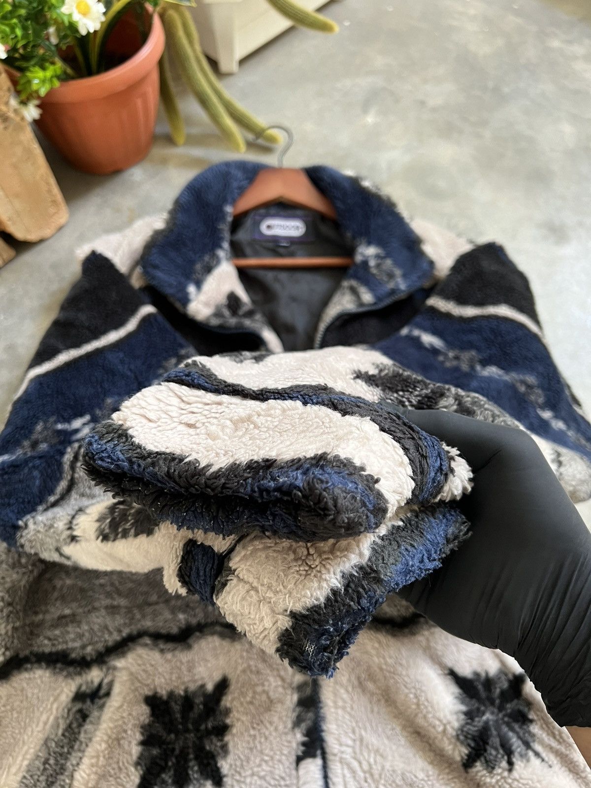 Japanese Brand × Vintage Vintage 🏴‍☠️ Deep Pile Printed Fleece Quilted Jacket Size US L / EU 52-54 / 3 - 12 Thumbnail