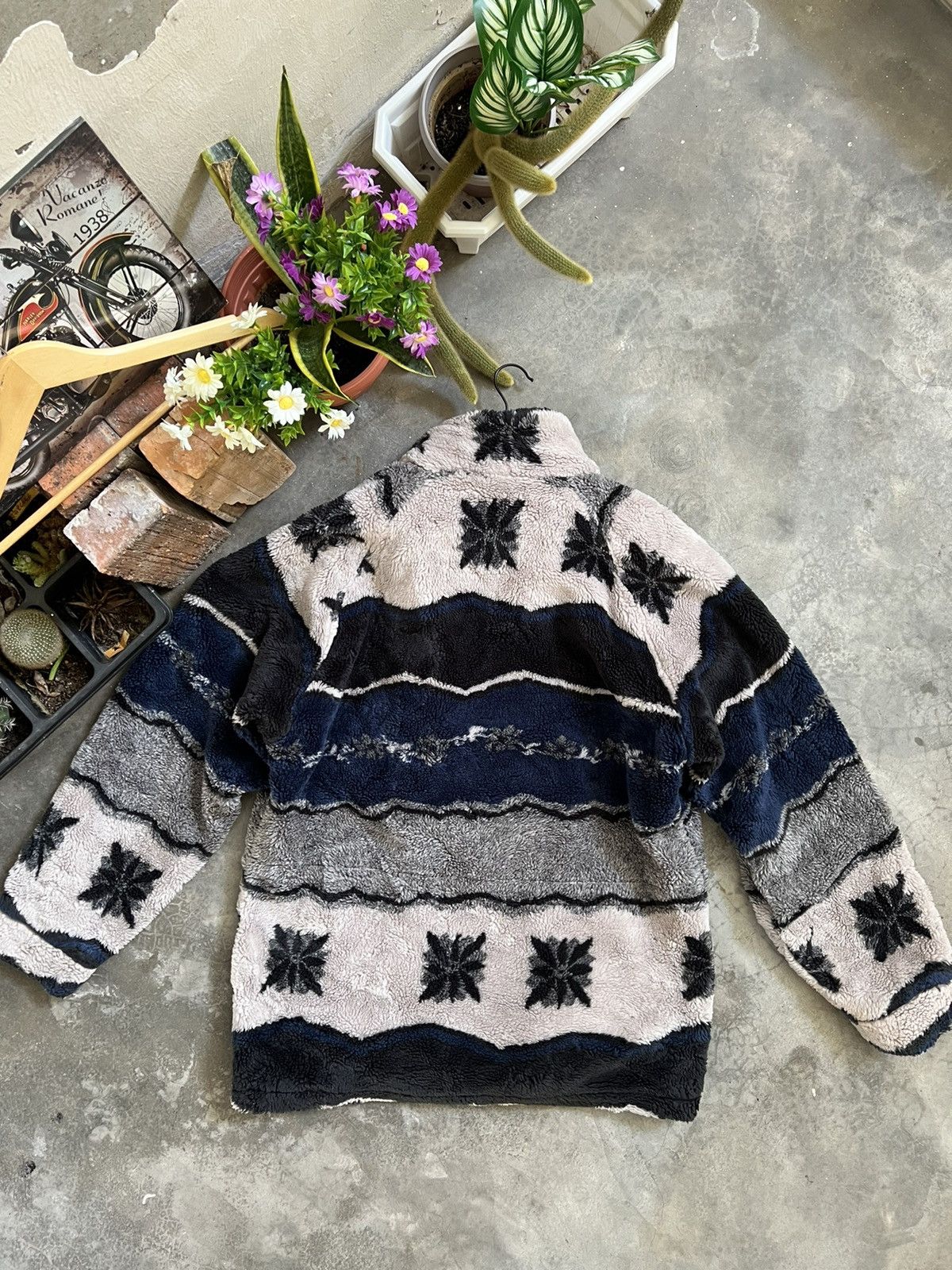 Japanese Brand × Vintage Vintage 🏴‍☠️ Deep Pile Printed Fleece Quilted Jacket Size US L / EU 52-54 / 3 - 5 Thumbnail