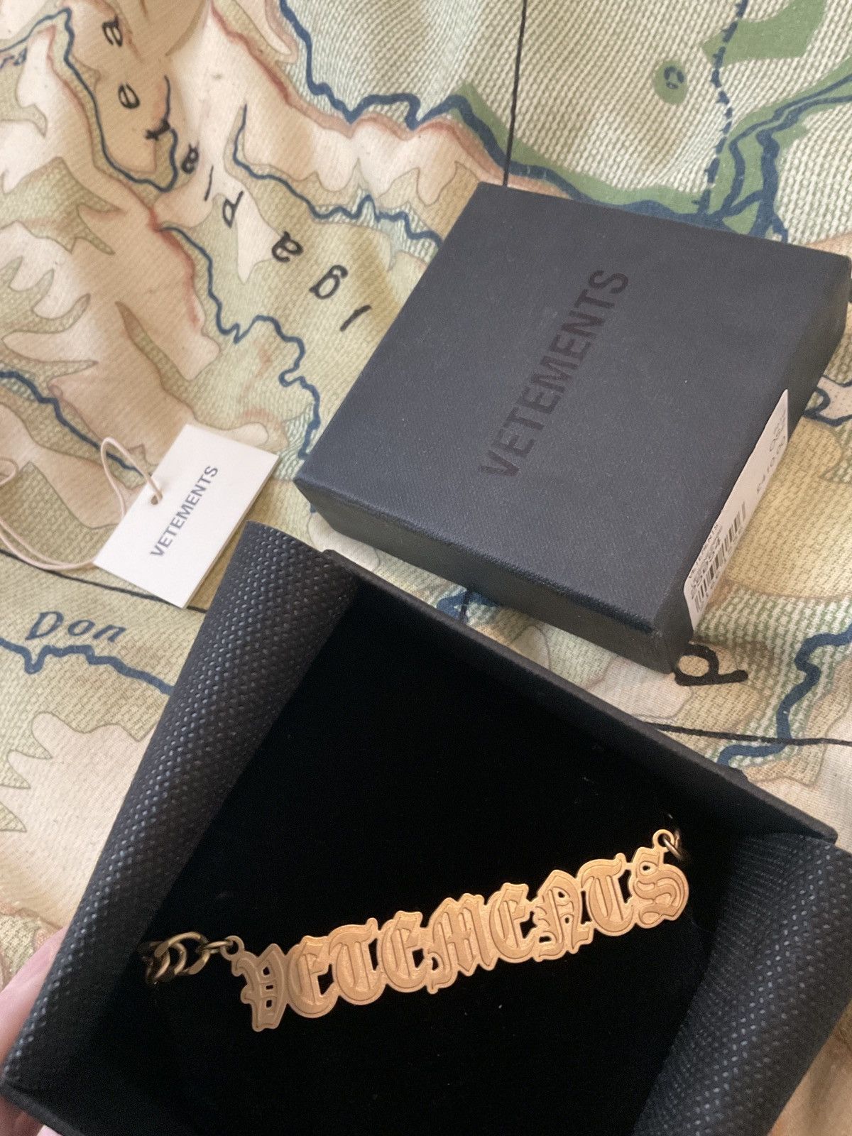 Vetements Vetements Gothic Logo Necklace Size ONE SIZE - 2 Thumbnail