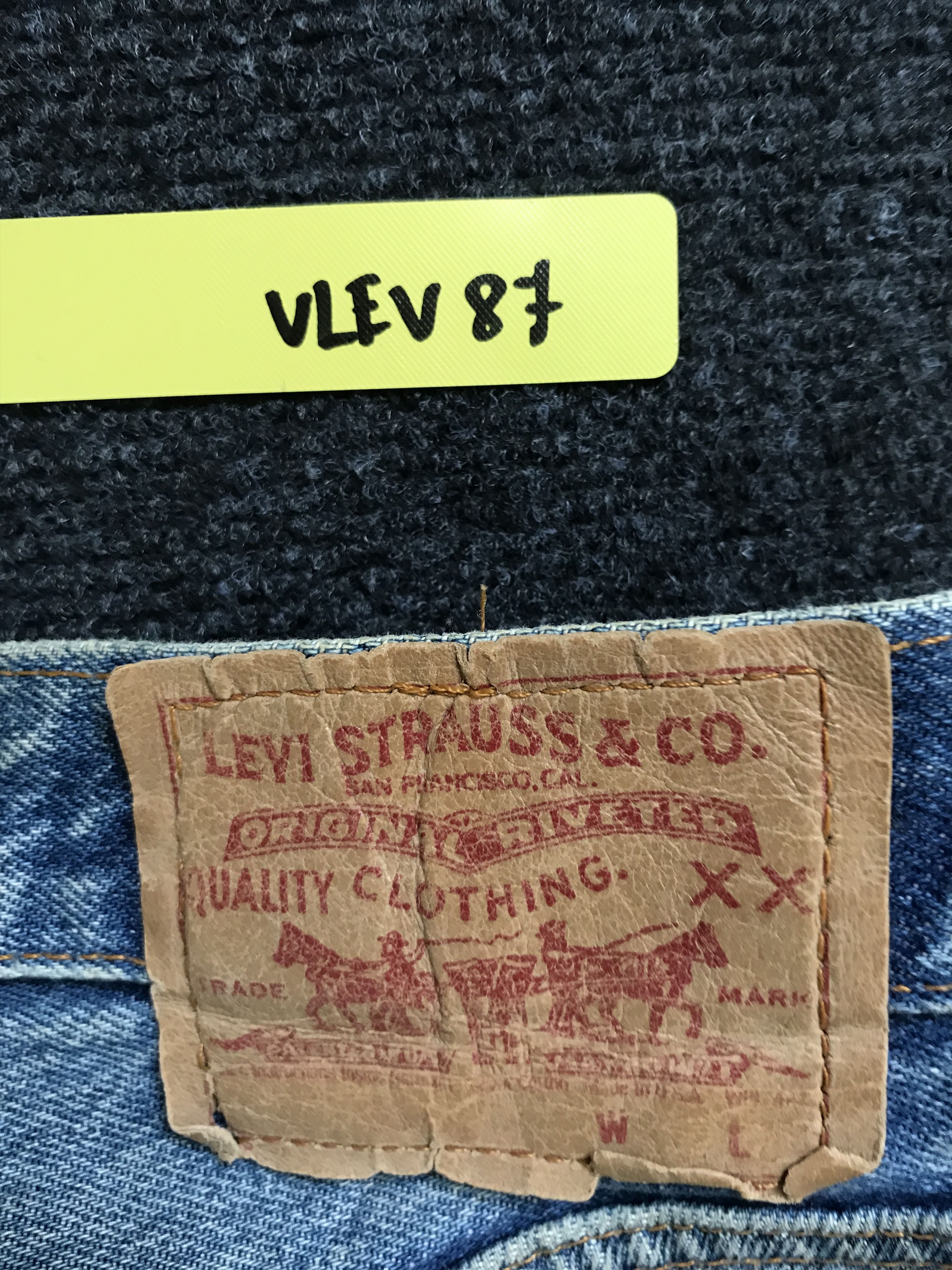 Levi's VLEV87 - Vintage Levis 501 Medium Wash Jeans Size US 30 / EU 46 - 18 Thumbnail