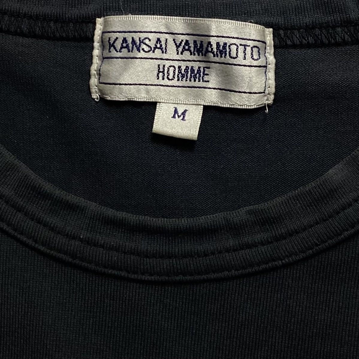 Kansai Yamamoto × Vintage 🇯🇵 VINTAGE KANSAI YAMAMOTO RUBBER SPELL OUT TSHIRT Size US M / EU 48-50 / 2 - 7 Thumbnail