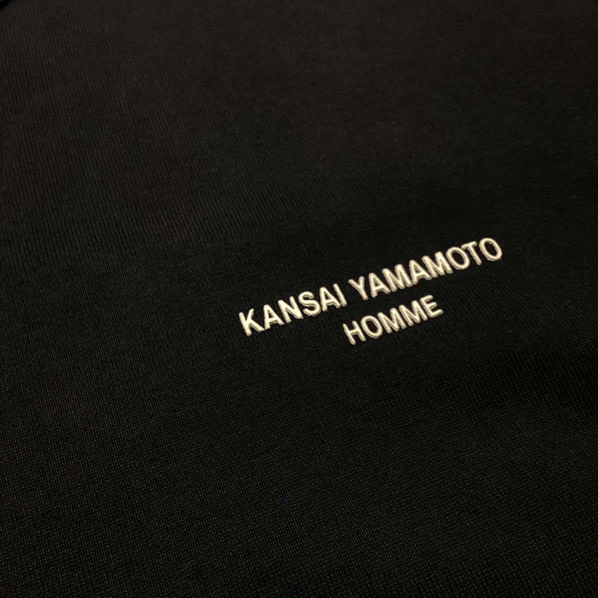 Kansai Yamamoto × Vintage 🇯🇵 VINTAGE KANSAI YAMAMOTO RUBBER SPELL OUT TSHIRT Size US M / EU 48-50 / 2 - 4 Thumbnail