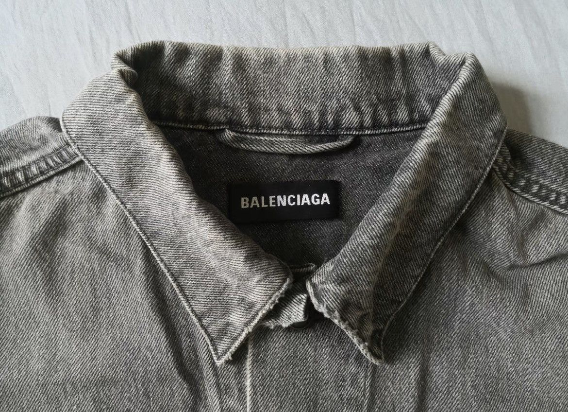 Balenciaga Back logo washed distressed denim jacket Size US M / EU 48-50 / 2 - 3 Thumbnail