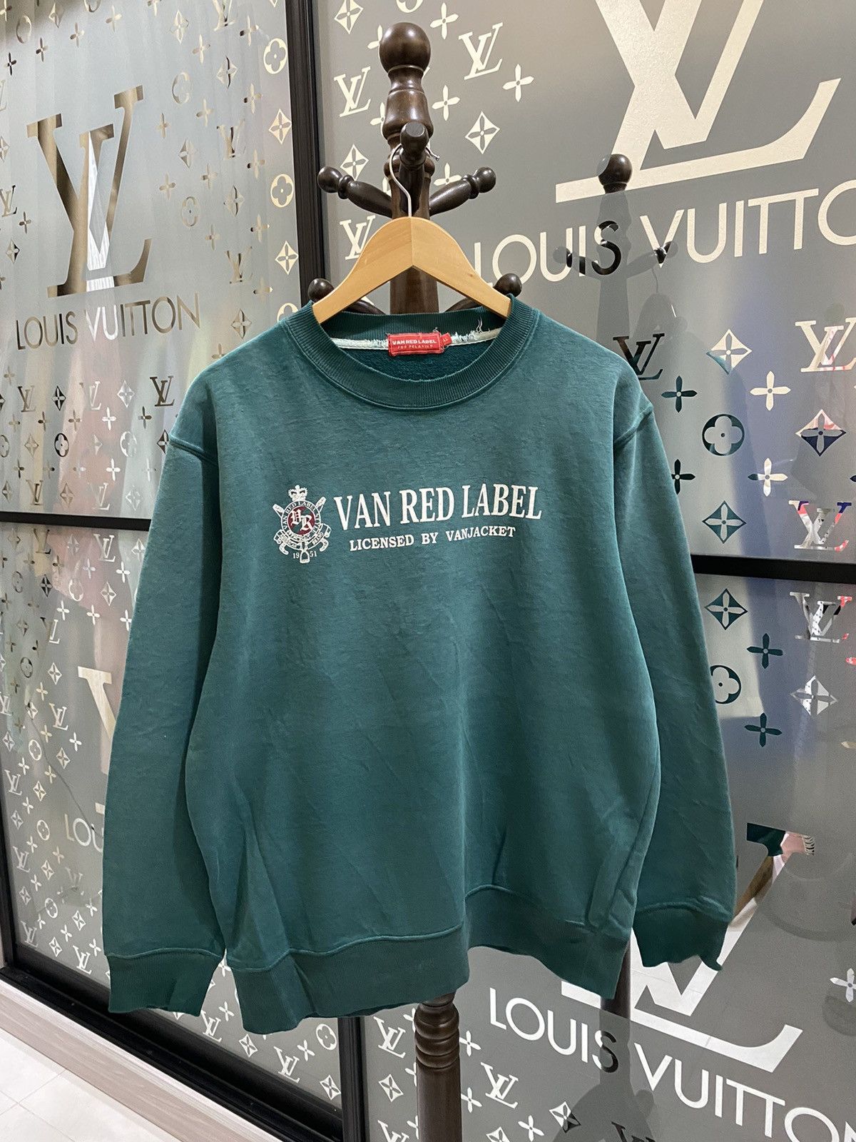 Japanese Brand × Van × Vintage Van Red Label Big Logo Sweater Size US L / EU 52-54 / 3 - 1 Thumbnail