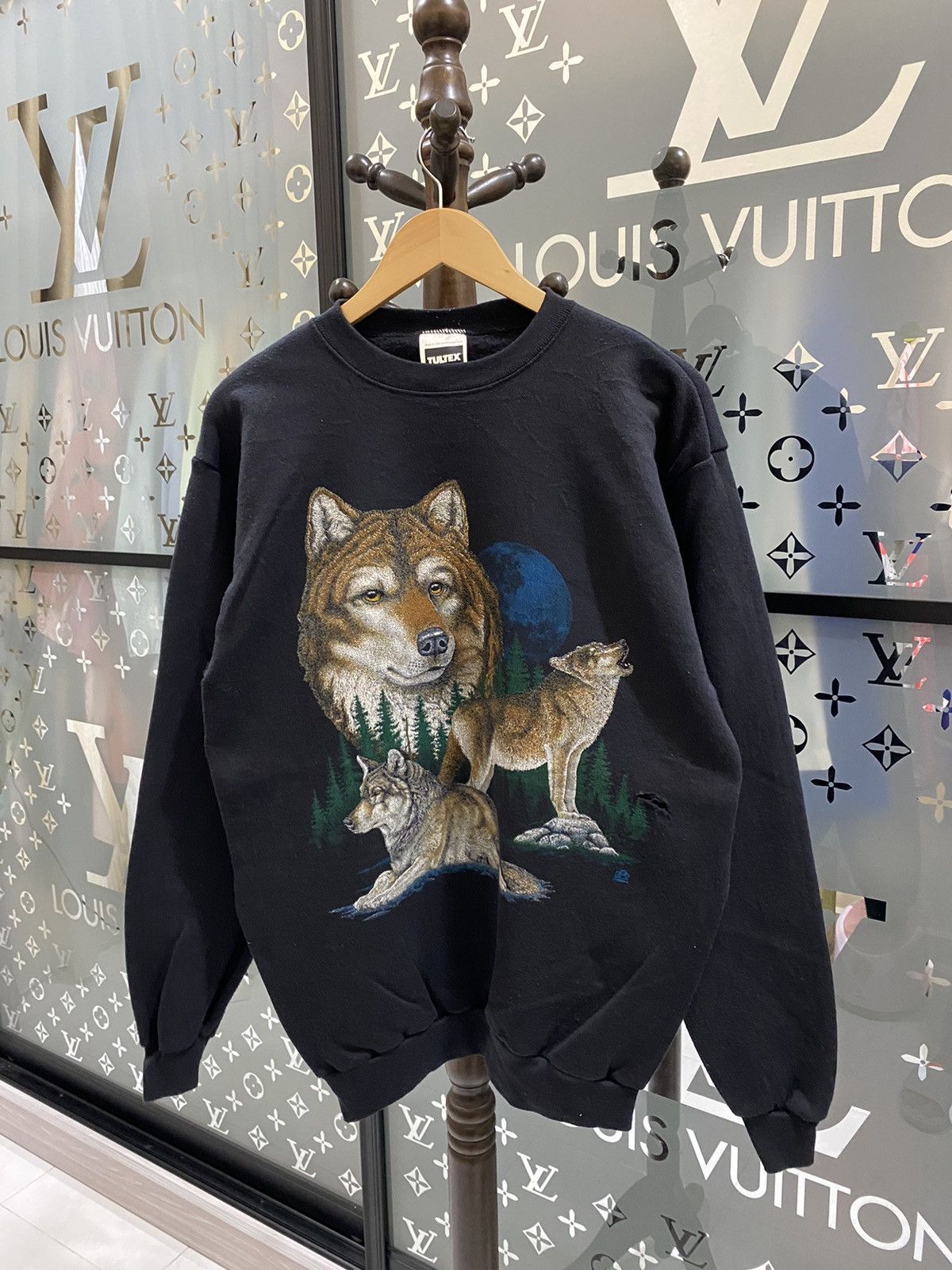 Tultex × Vintage Vintage 80’s Indian Wolf Sweatshirt Size US L / EU 52-54 / 3 - 1 Thumbnail