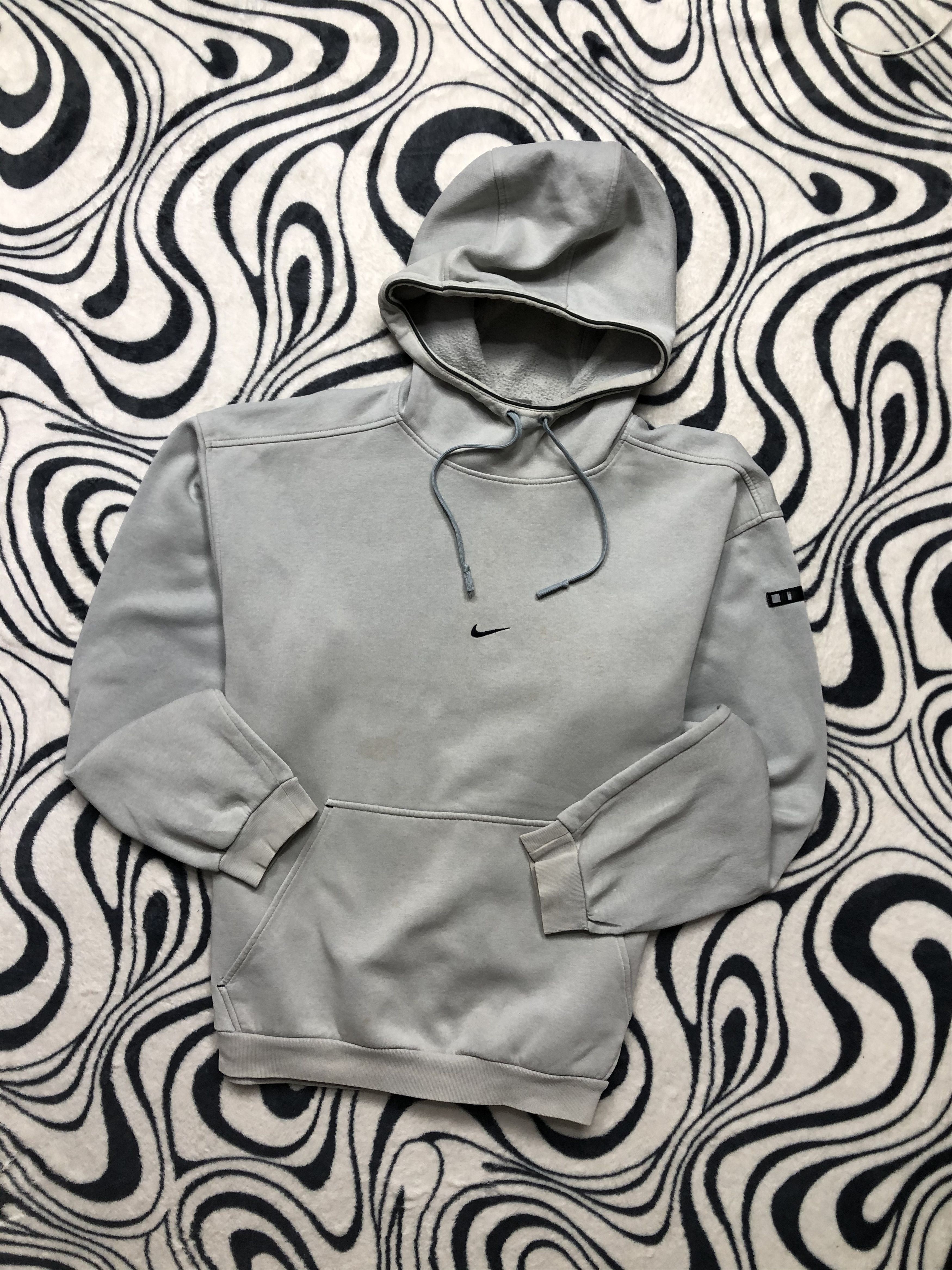 Nike Nike Vintage Mens Center Logo Swoosh Hoodie Size US XL / EU 56 / 4 - 1 Thumbnail