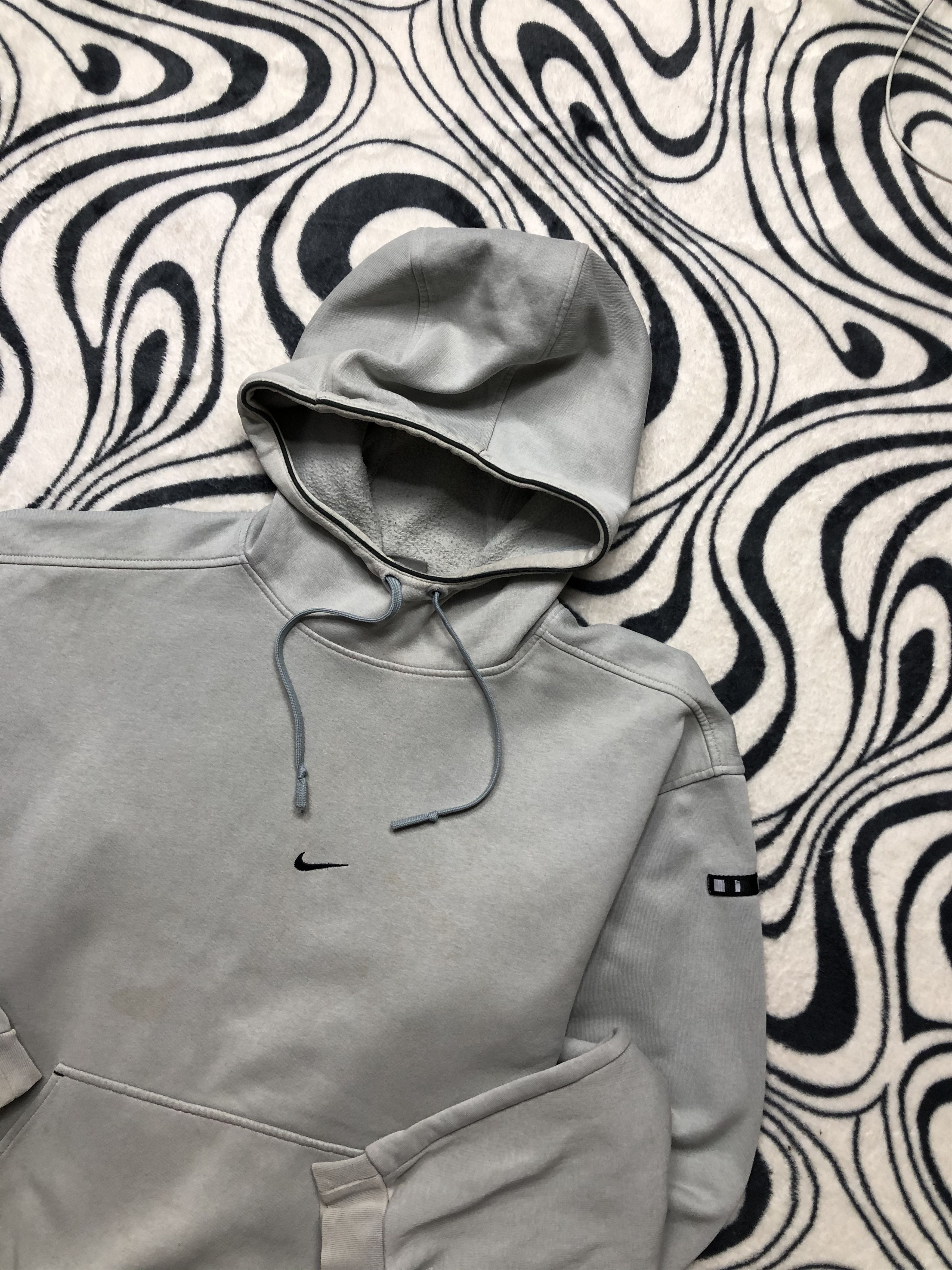 Nike Nike Vintage Mens Center Logo Swoosh Hoodie Size US XL / EU 56 / 4 - 2 Thumbnail