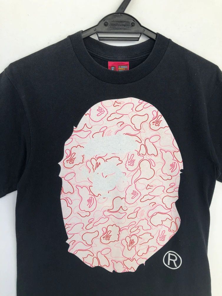 Bape RARE🔥VINTAGE ‘05 BAPE MIRROR PRINT PINK CAMO FILLED TEE Size S / US 4 / IT 40 - 6 Thumbnail