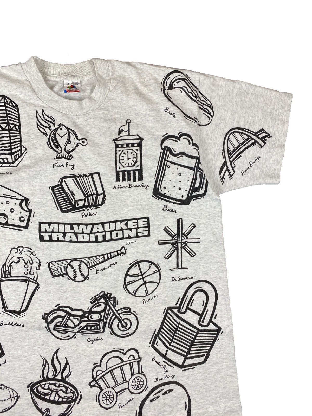 Vintage Vintage 90s Milwaukee traditions all over print AOP tee L Size US L / EU 52-54 / 3 - 3 Thumbnail