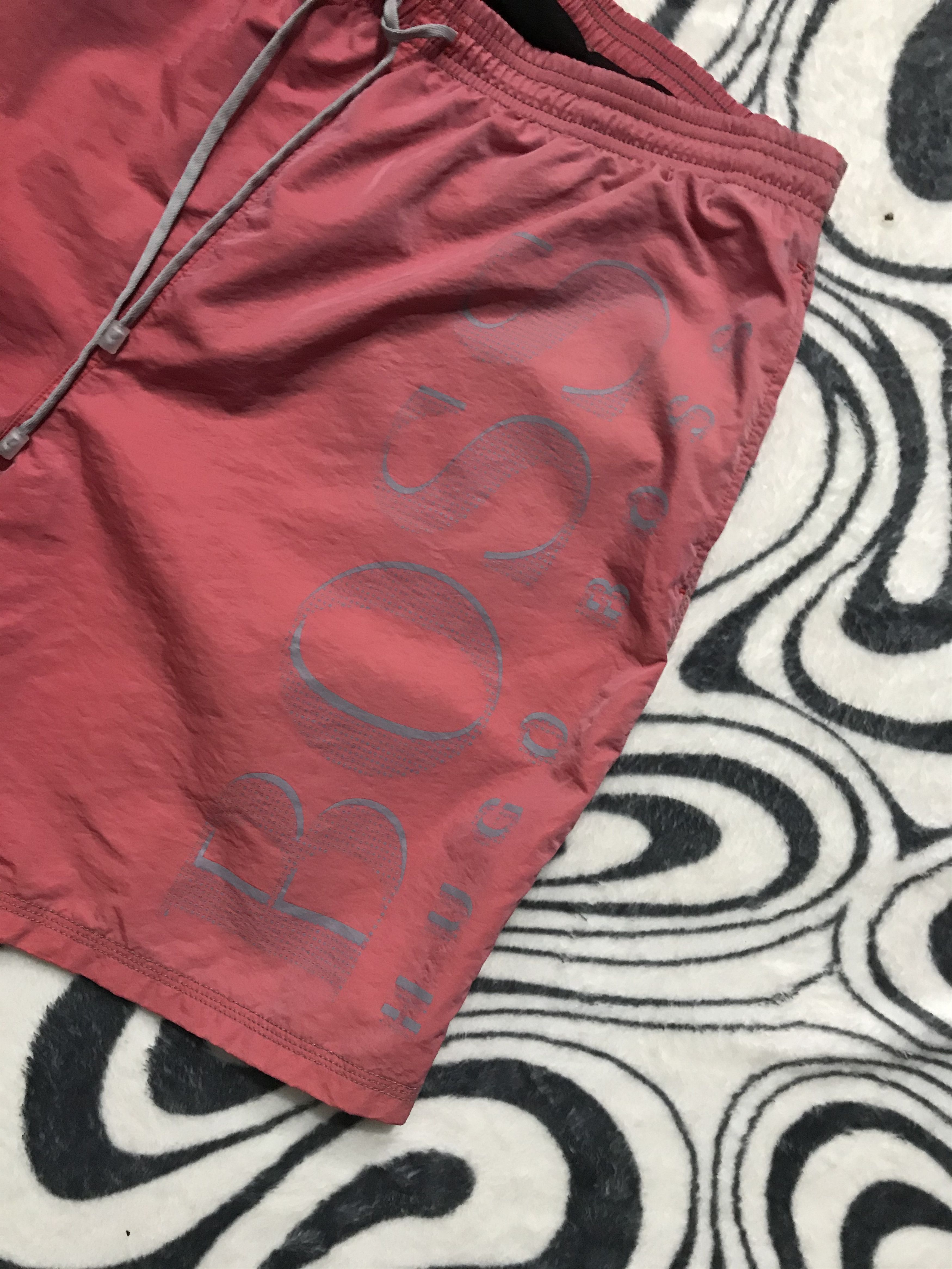 Hugo Boss × Vintage Hugo Boss Mens Nylon Shorts Size US 36 / EU 52 - 2 Thumbnail