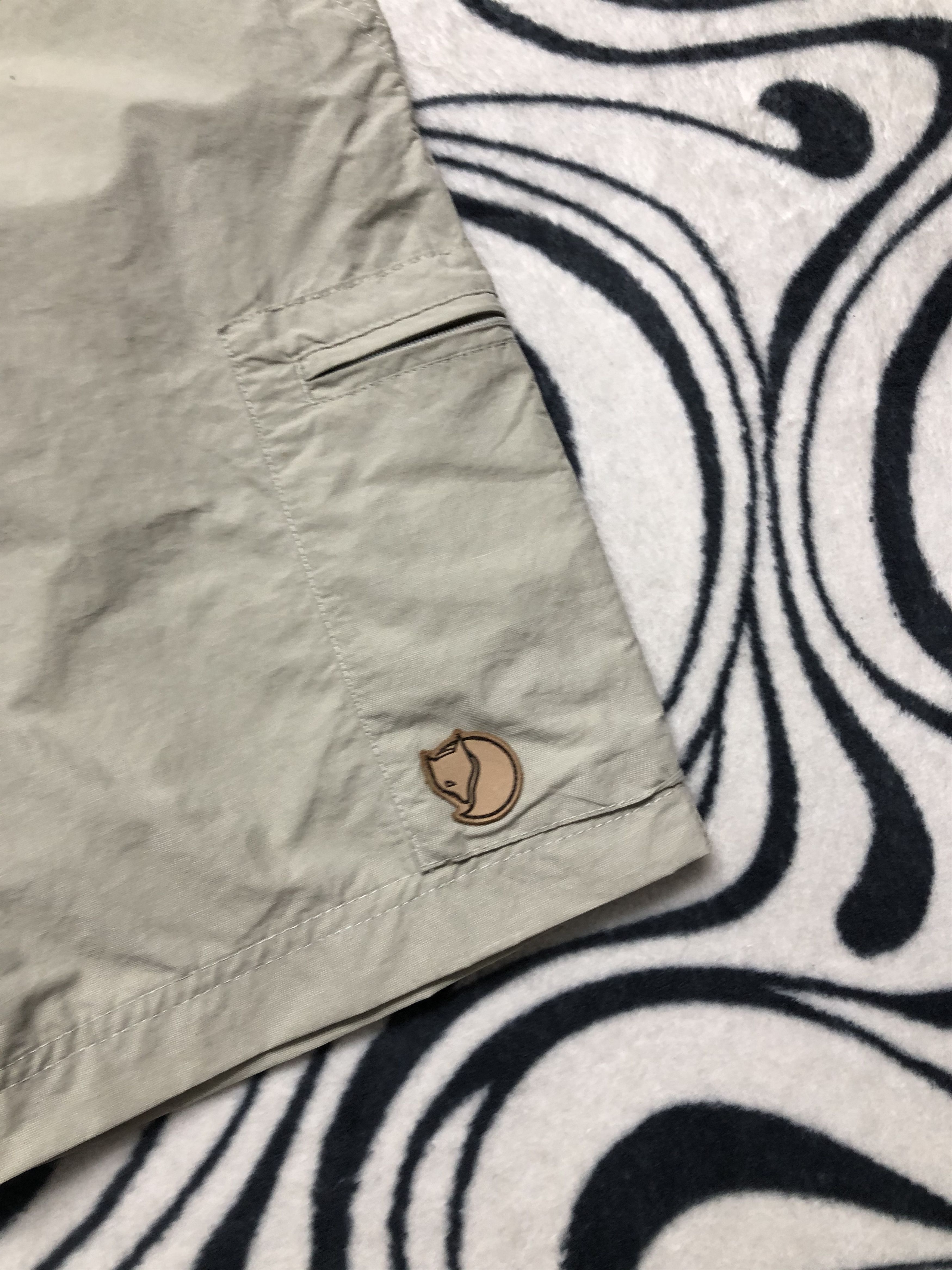 Fjallraven × Vintage Fjallraven Vintage Mens Cargo Shorts Size US 30 / EU 46 - 2 Thumbnail