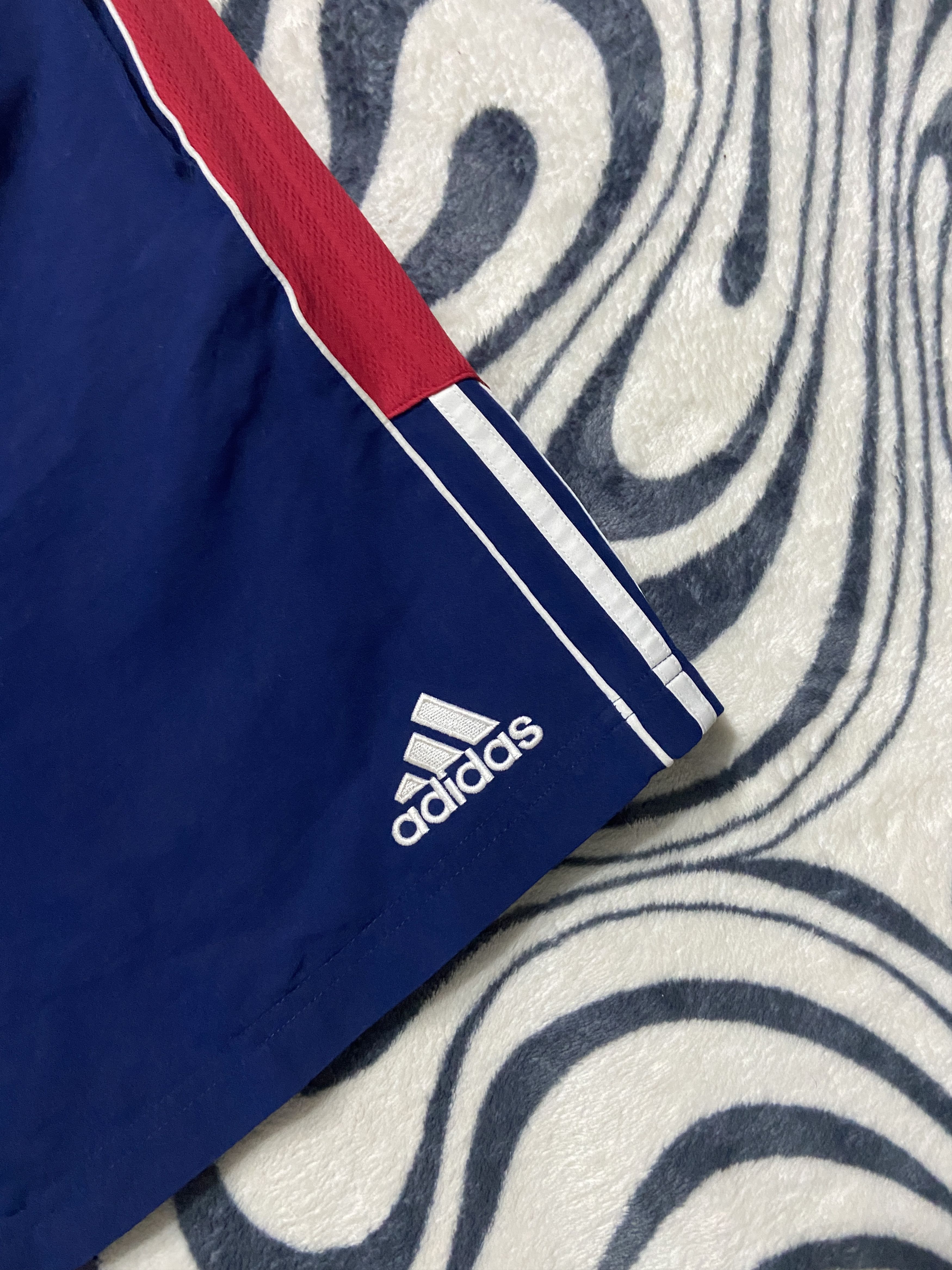 Adidas × Vintage Vintage Adidas Mens Nylon Shorts Y2K Size US 36 / EU 52 - 2 Thumbnail
