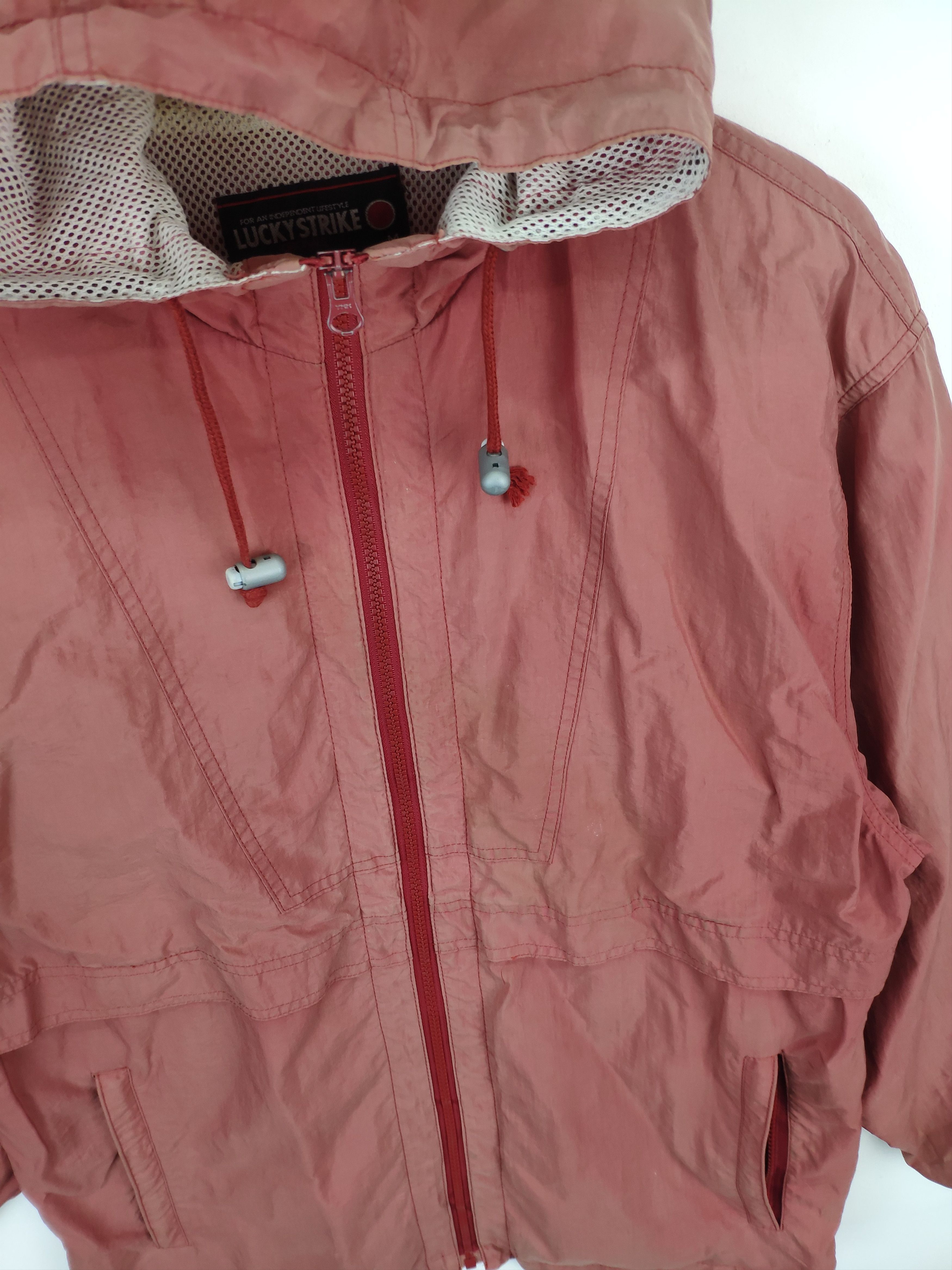 Vintage Vintage 90s Lucky Strike Windbreaker Hoodie Jacket Sun Faded Size US M / EU 48-50 / 2 - 13 Thumbnail