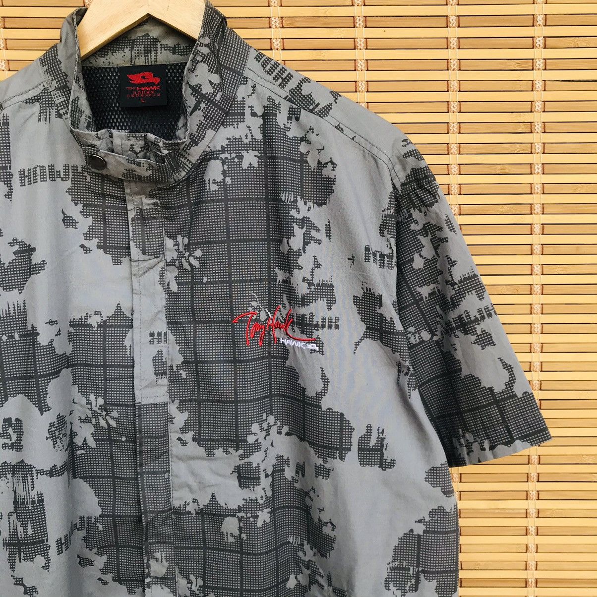 Tony Hawk VINTAGE Tony Hawk Skateboarding camouflage Maps pattern ziP Size US L / EU 52-54 / 3 - 6 Thumbnail