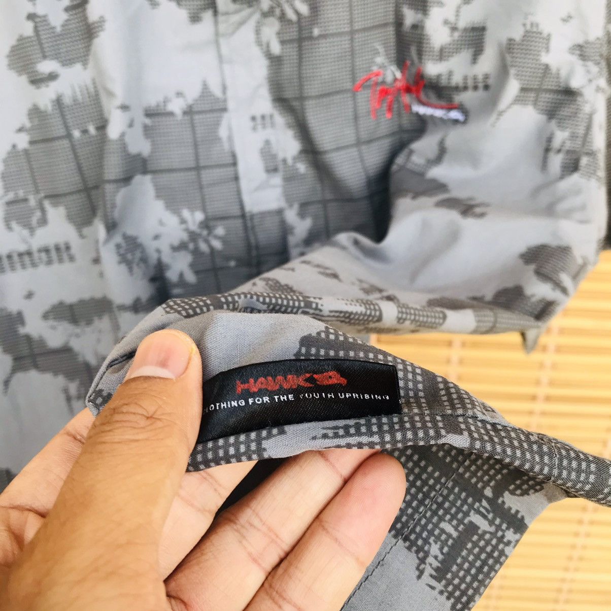 Tony Hawk VINTAGE Tony Hawk Skateboarding camouflage Maps pattern ziP Size US L / EU 52-54 / 3 - 12 Thumbnail
