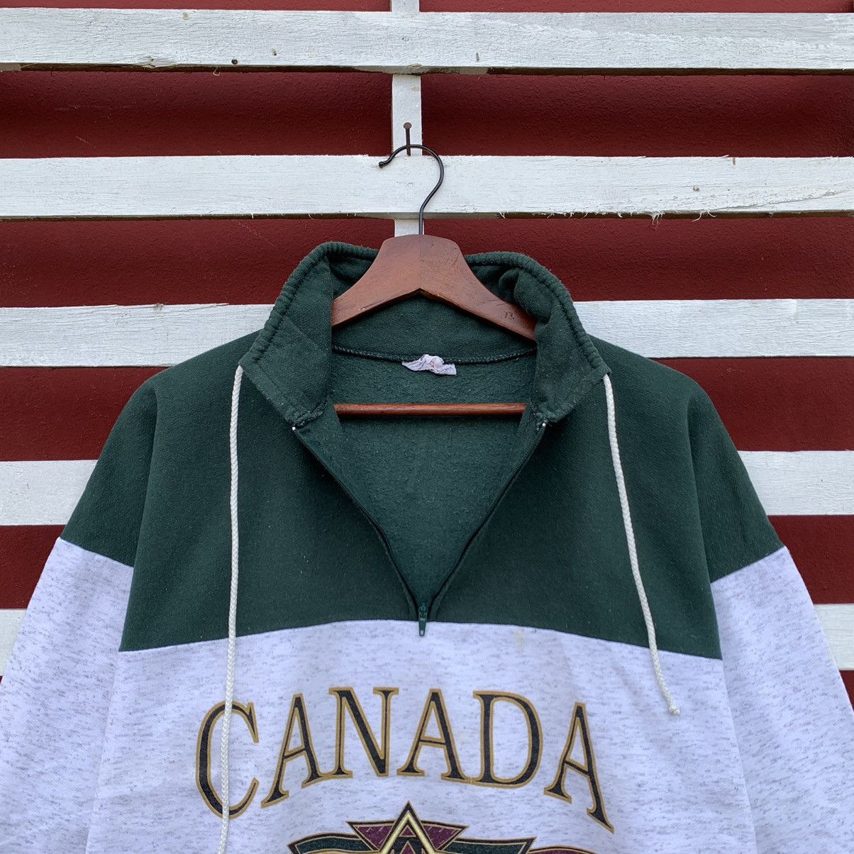 Vintage Vintage 90s Canada Kananaskis Sweatshirt Size US S / EU 44-46 / 1 - 5 Thumbnail