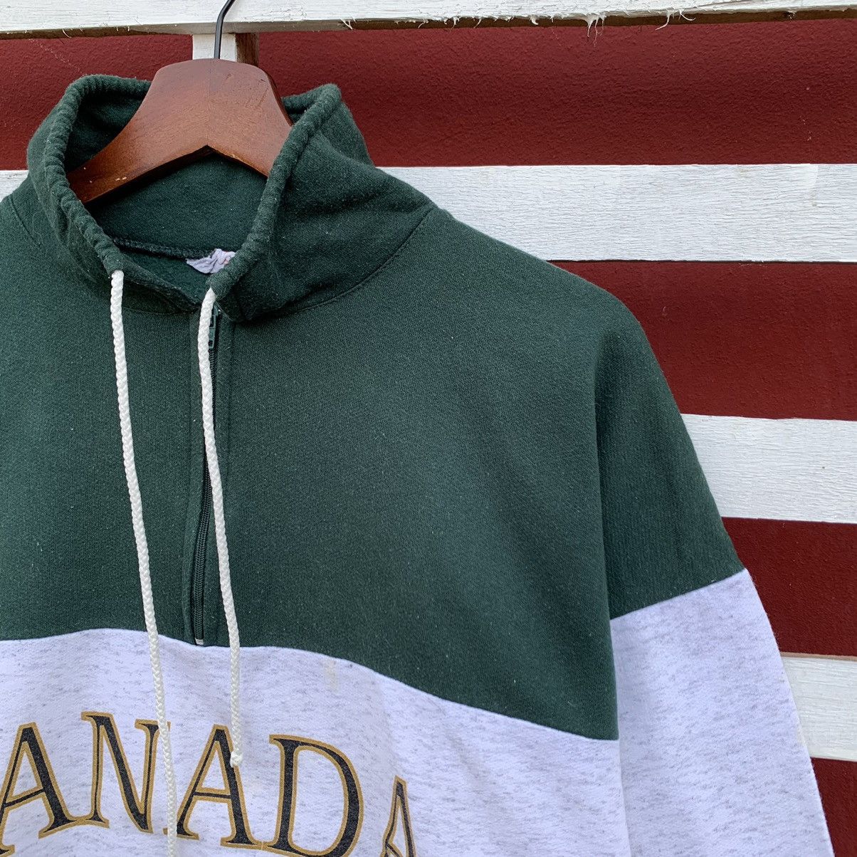 Vintage Vintage 90s Canada Kananaskis Sweatshirt Size US S / EU 44-46 / 1 - 4 Thumbnail
