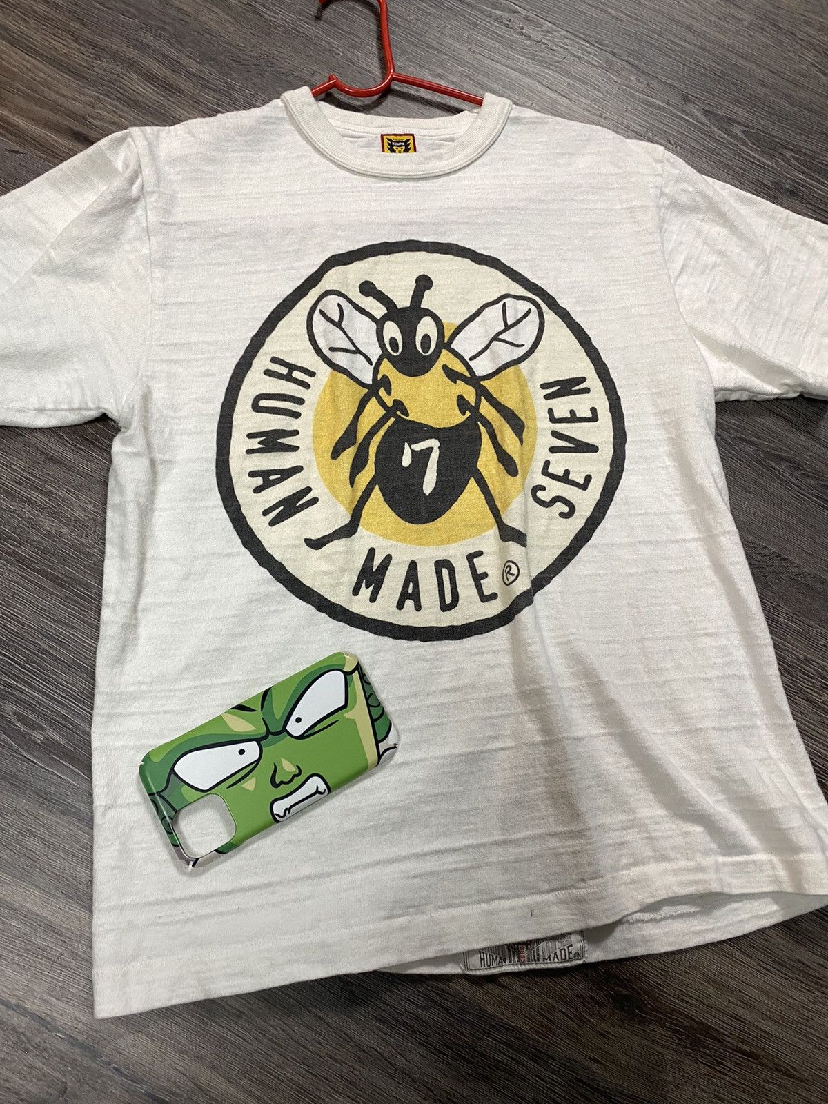 Human made seven band bee logo tee