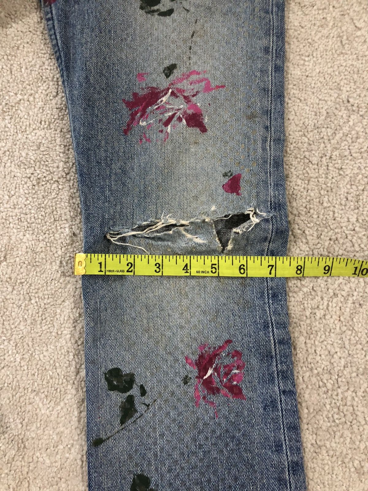 Guess Rare guess flower painted distressed jeans Size US 29 - 14 Thumbnail