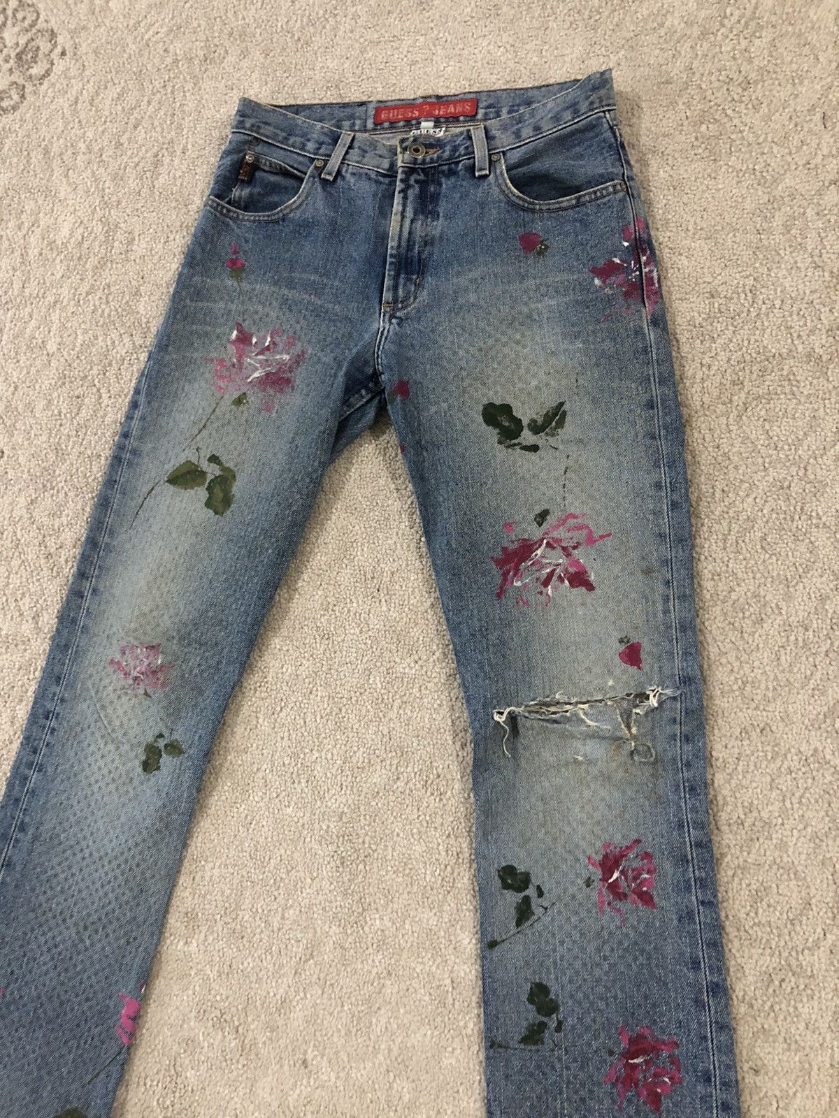 Guess Rare guess flower painted distressed jeans Size US 29 - 2 Thumbnail