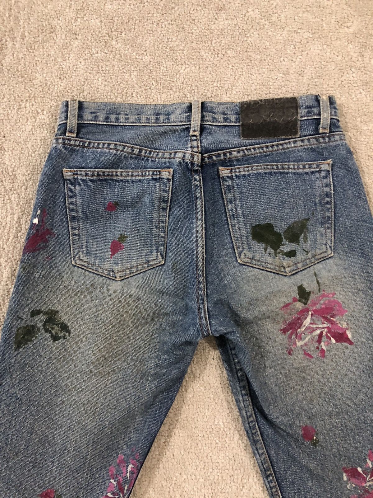 Guess Rare guess flower painted distressed jeans Size US 29 - 9 Thumbnail