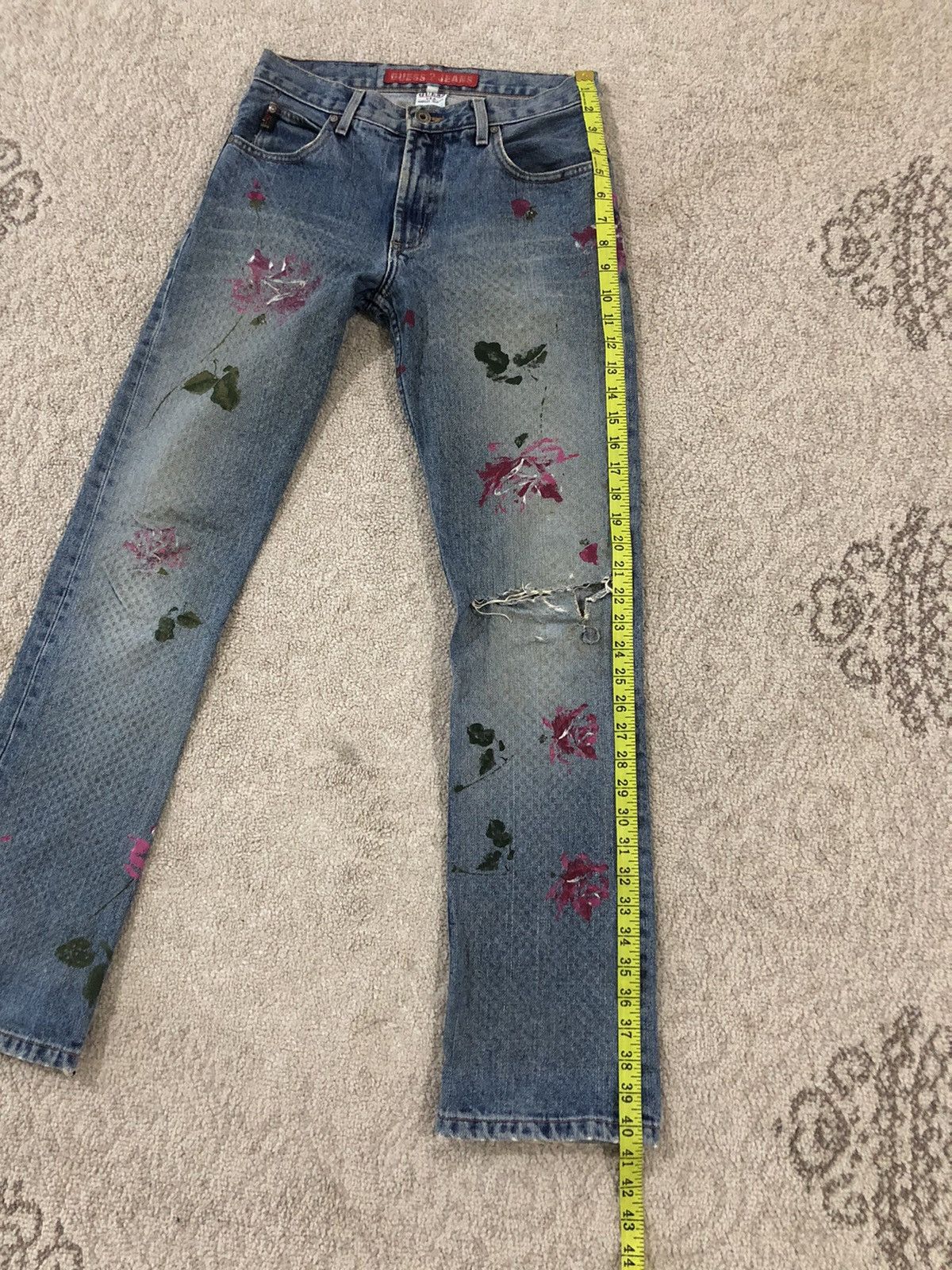 Guess Rare guess flower painted distressed jeans Size US 29 - 17 Thumbnail