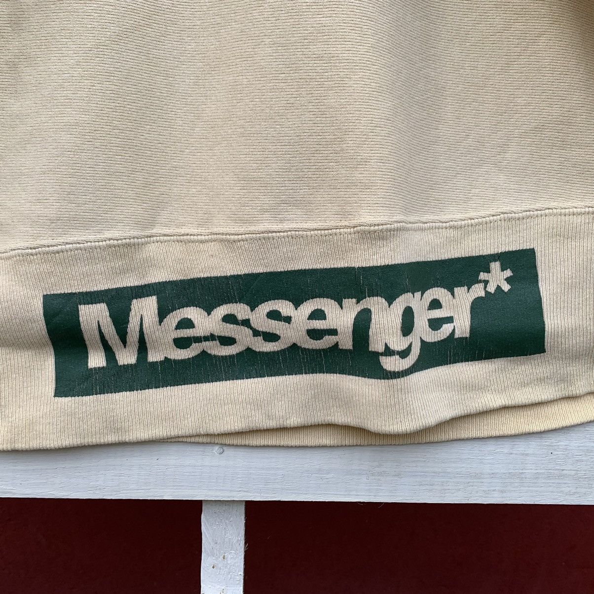 Champion Vintage 90s Champion Reverse Weave Messenger Sweatshirt Size US L / EU 52-54 / 3 - 4 Thumbnail