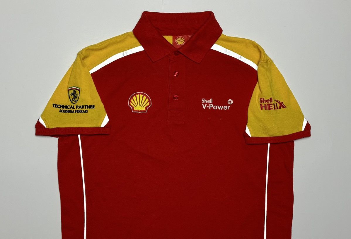 Ferrari Vintage Shell Ferrari Racing Polo F1 V-Power Size US L / EU 52-54 / 3 - 6 Thumbnail