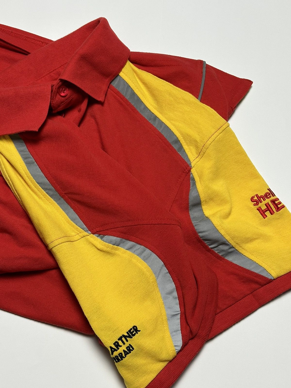 Ferrari Vintage Shell Ferrari Racing Polo F1 V-Power Size US L / EU 52-54 / 3 - 12 Thumbnail
