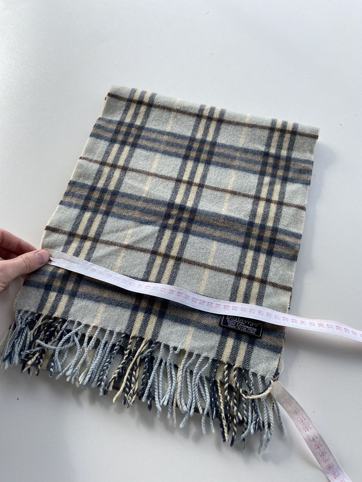 Burberry Burberry’s Vintage Scarf Size ONE SIZE - 12 Thumbnail