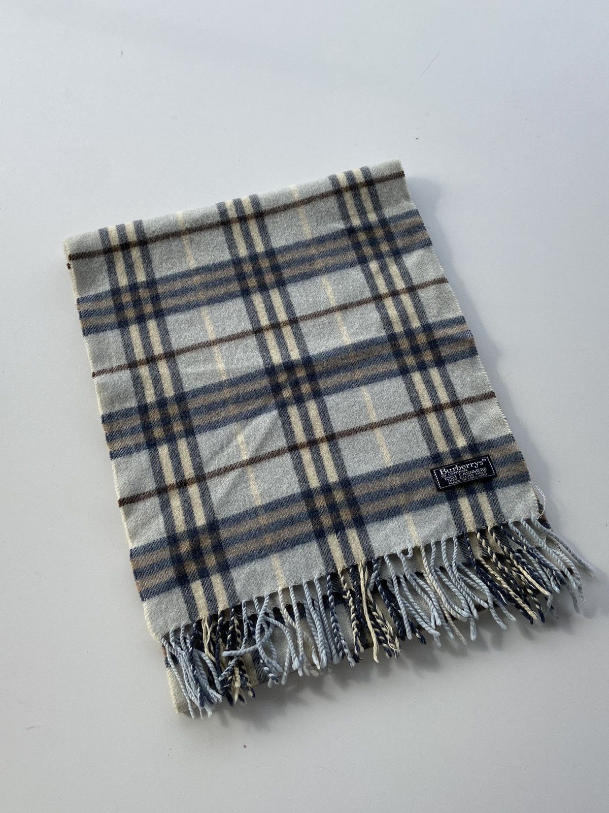 Burberry Burberry’s Vintage Scarf Size ONE SIZE - 1 Thumbnail