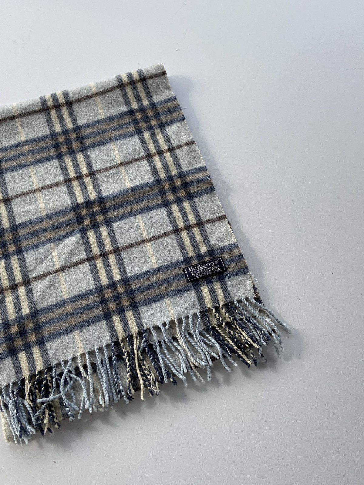 Burberry Burberry’s Vintage Scarf Size ONE SIZE - 2 Thumbnail