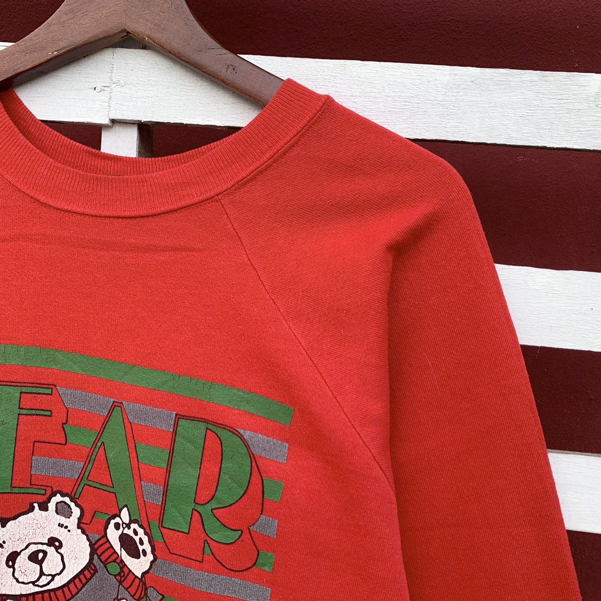 Vintage Vintage 90s Malibu Beach Club BEAR IN SEASON Sweatshirt Size US M / EU 48-50 / 2 - 4 Thumbnail