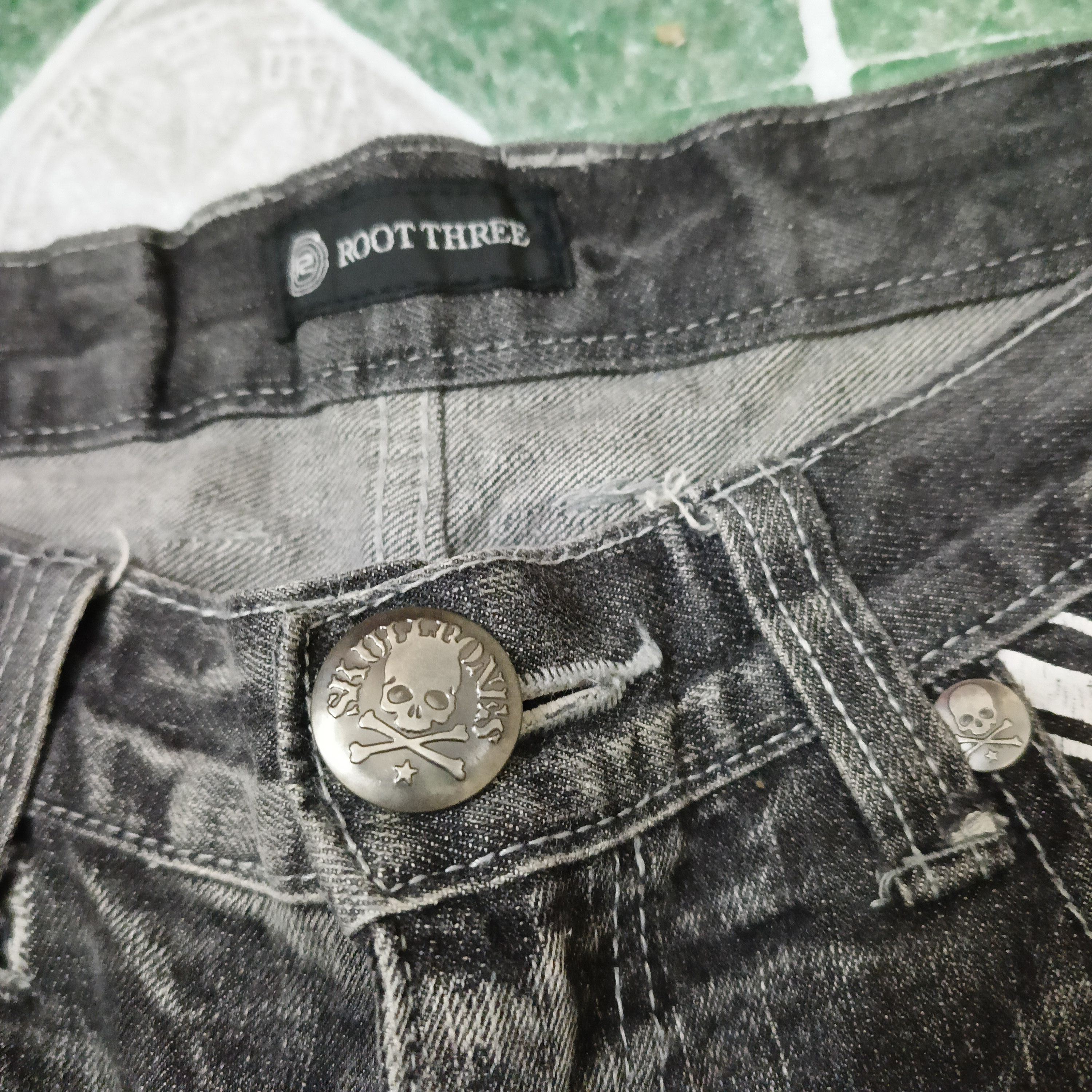 Who Decides War Japanese Black Jeans Root Three Skull Bones flared jeans Size US 31 - 5 Thumbnail