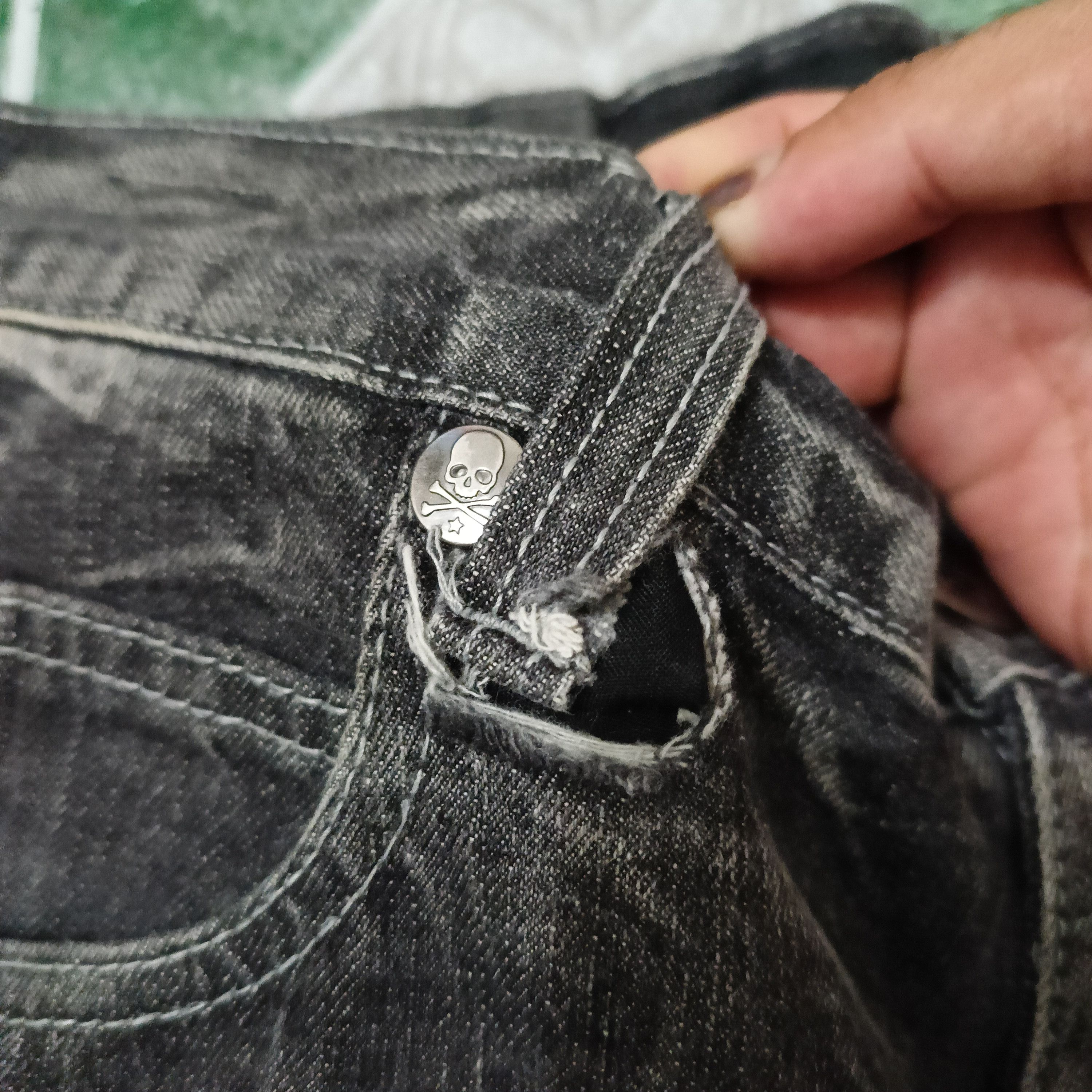 Who Decides War Japanese Black Jeans Root Three Skull Bones flared jeans Size US 31 - 6 Thumbnail