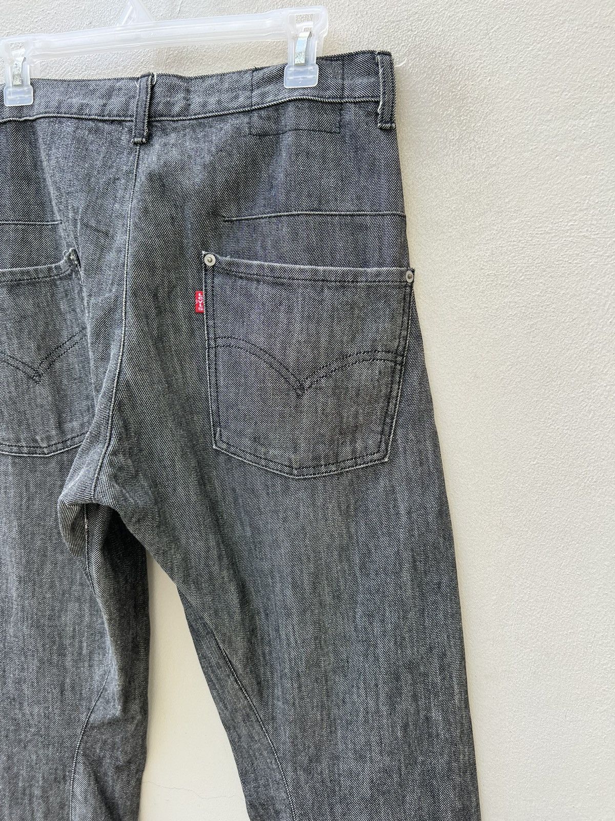 Levi's Vintage 2000s Levi’s Engineered Grey Regular Denim Jeans Size US 32 / EU 48 - 13 Thumbnail