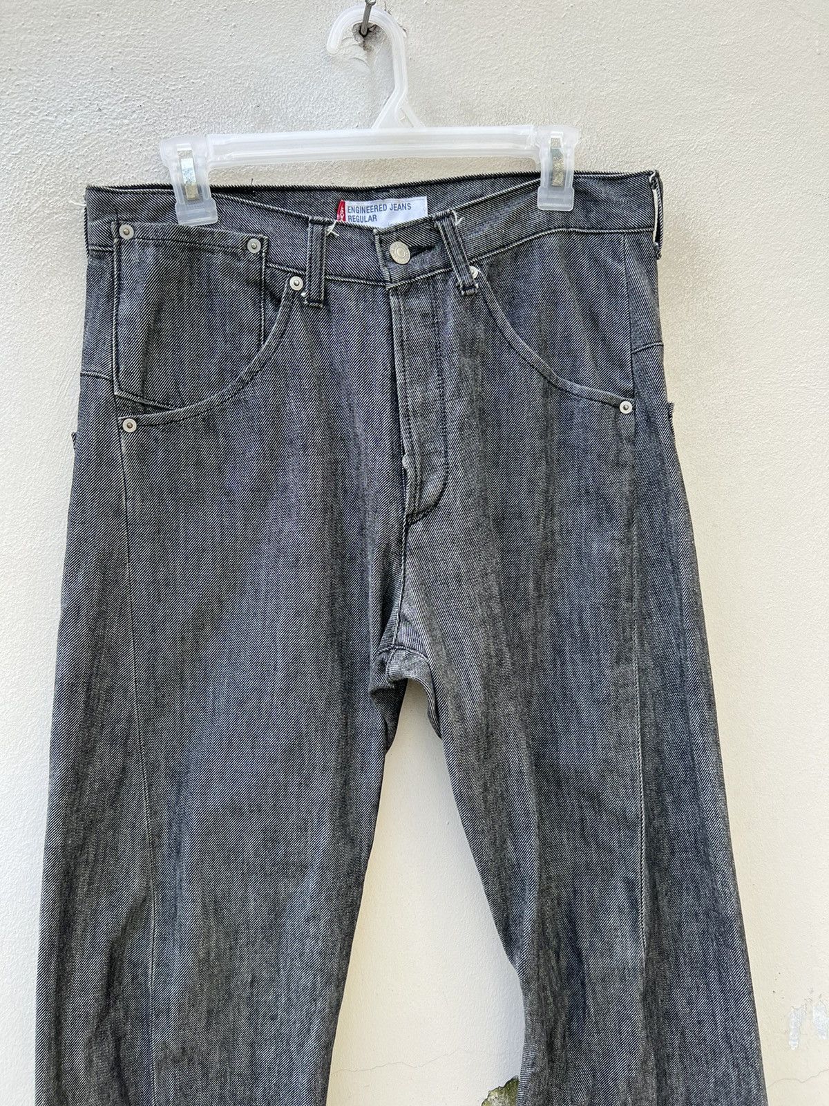 Levi's Vintage 2000s Levi’s Engineered Grey Regular Denim Jeans Size US 32 / EU 48 - 2 Thumbnail