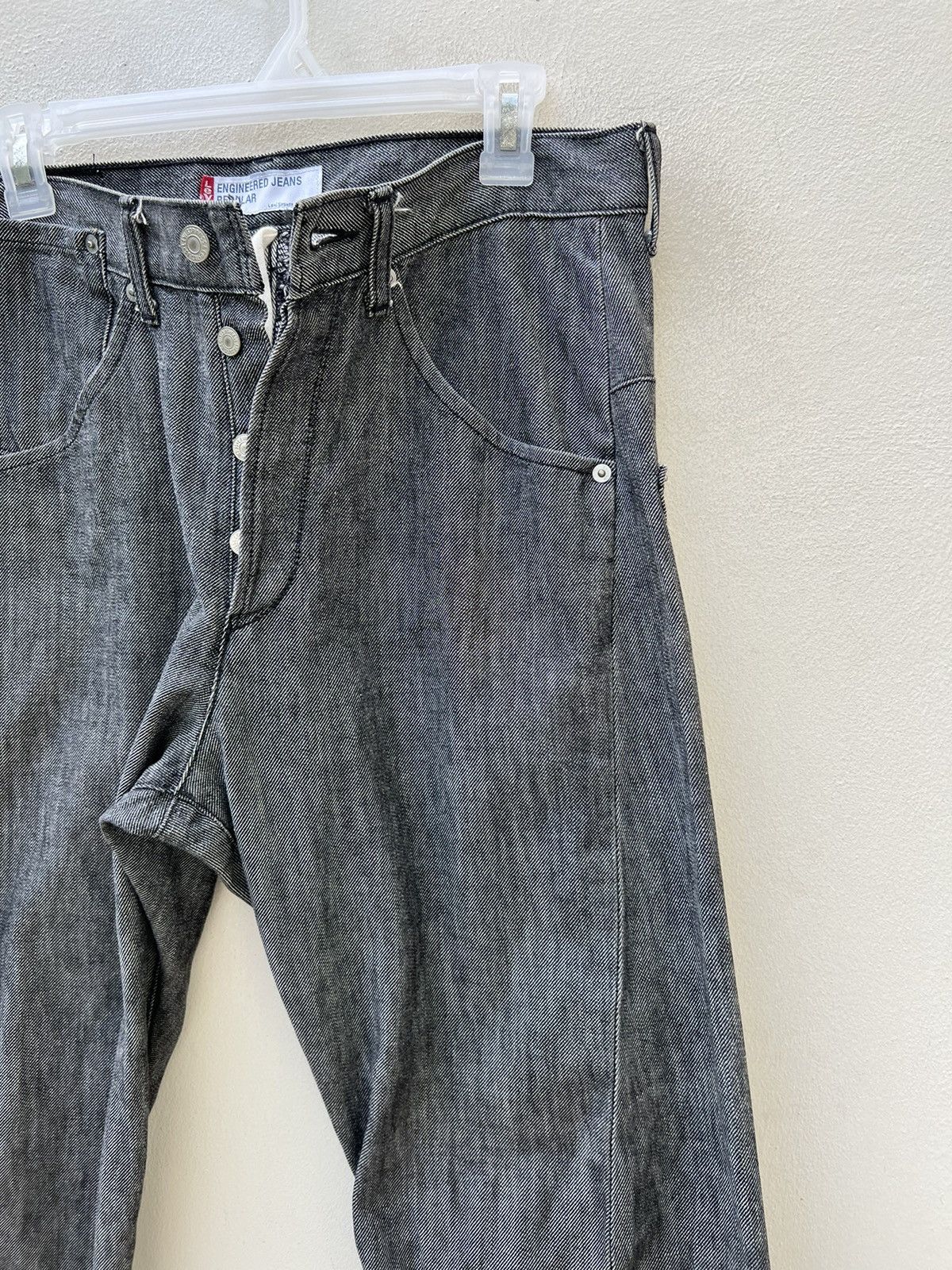 Levi's Vintage 2000s Levi’s Engineered Grey Regular Denim Jeans Size US 32 / EU 48 - 7 Thumbnail